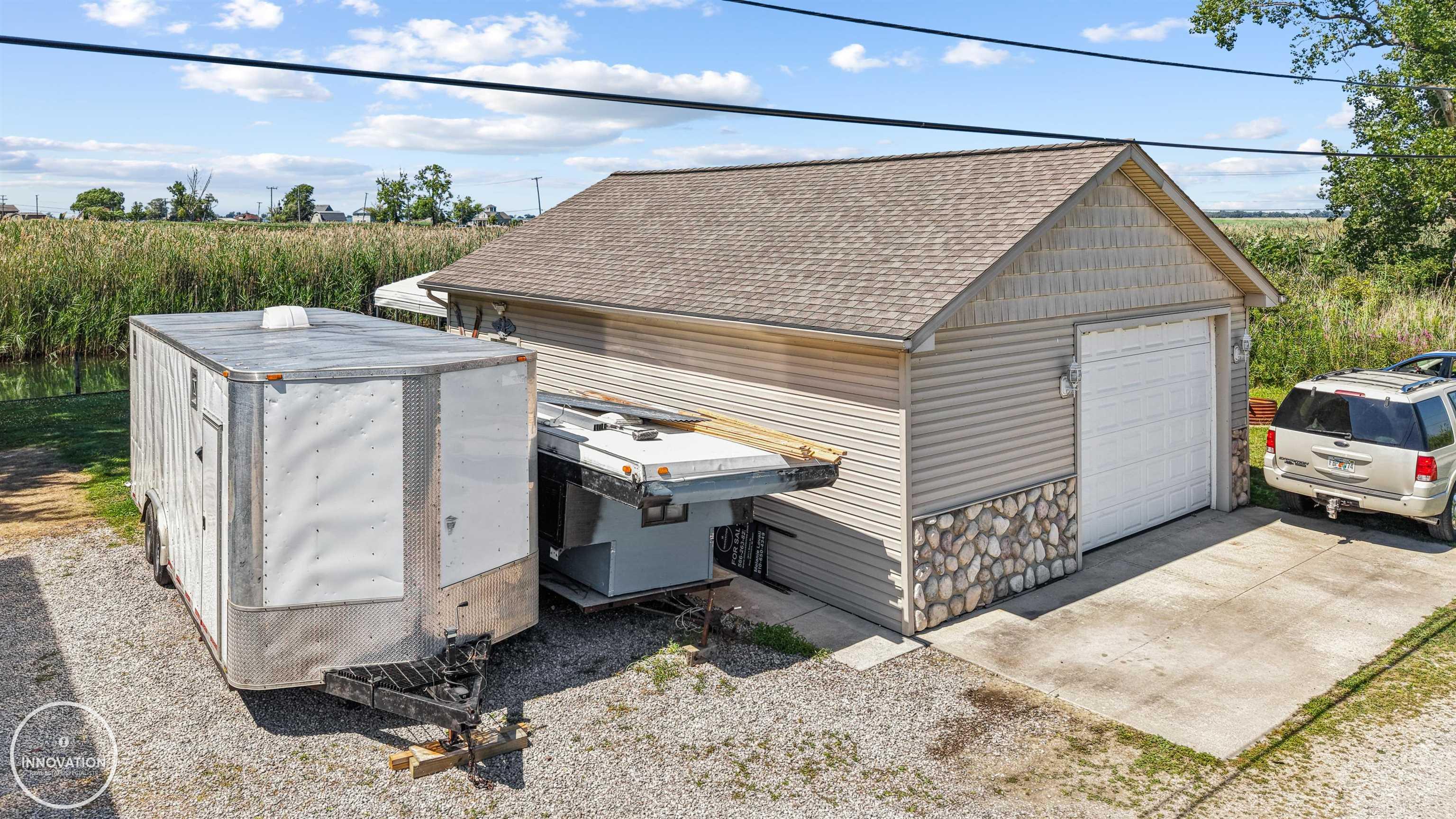 7370 Bedore Highway Property Photo 9