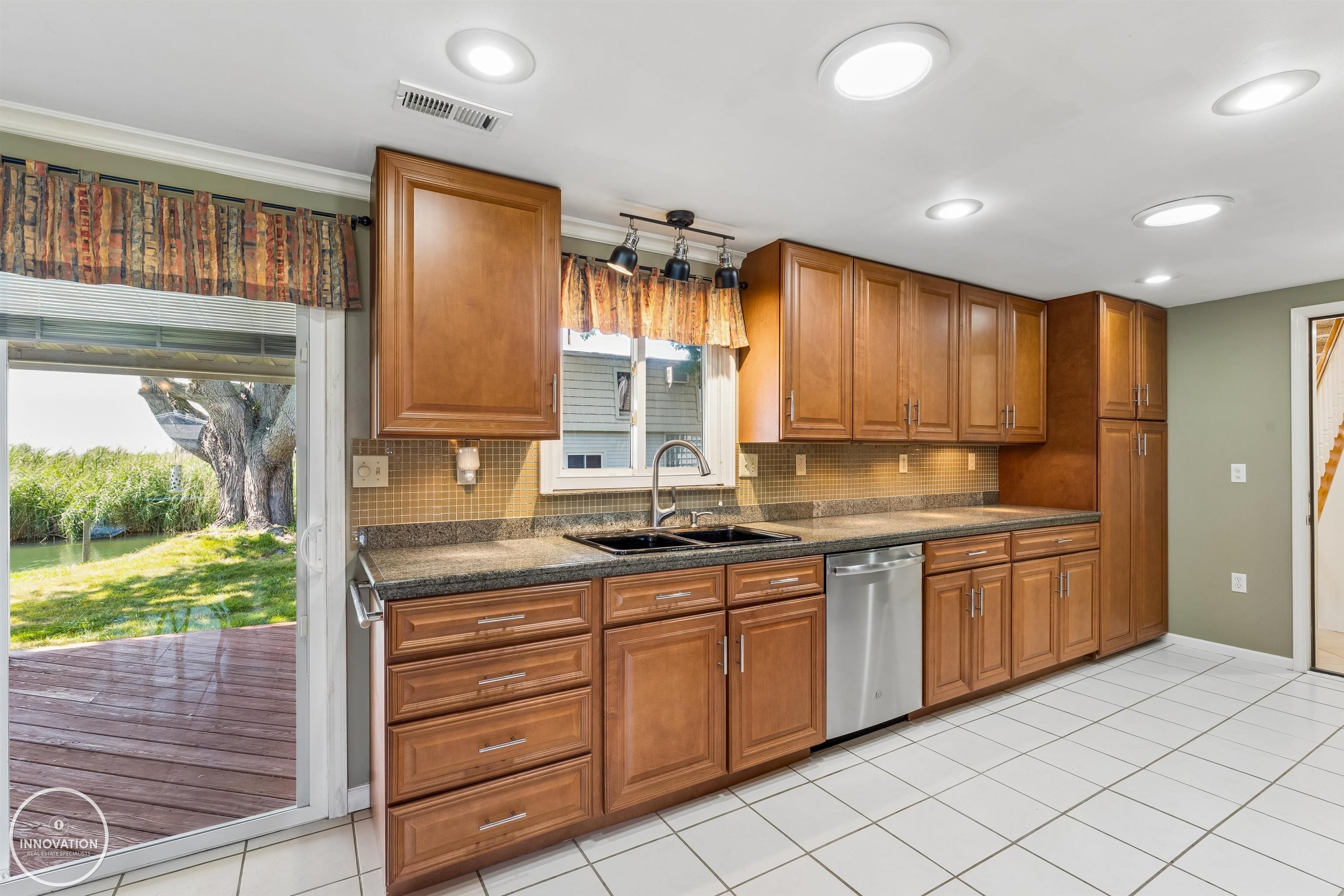 7370 Bedore Highway Property Photo 32