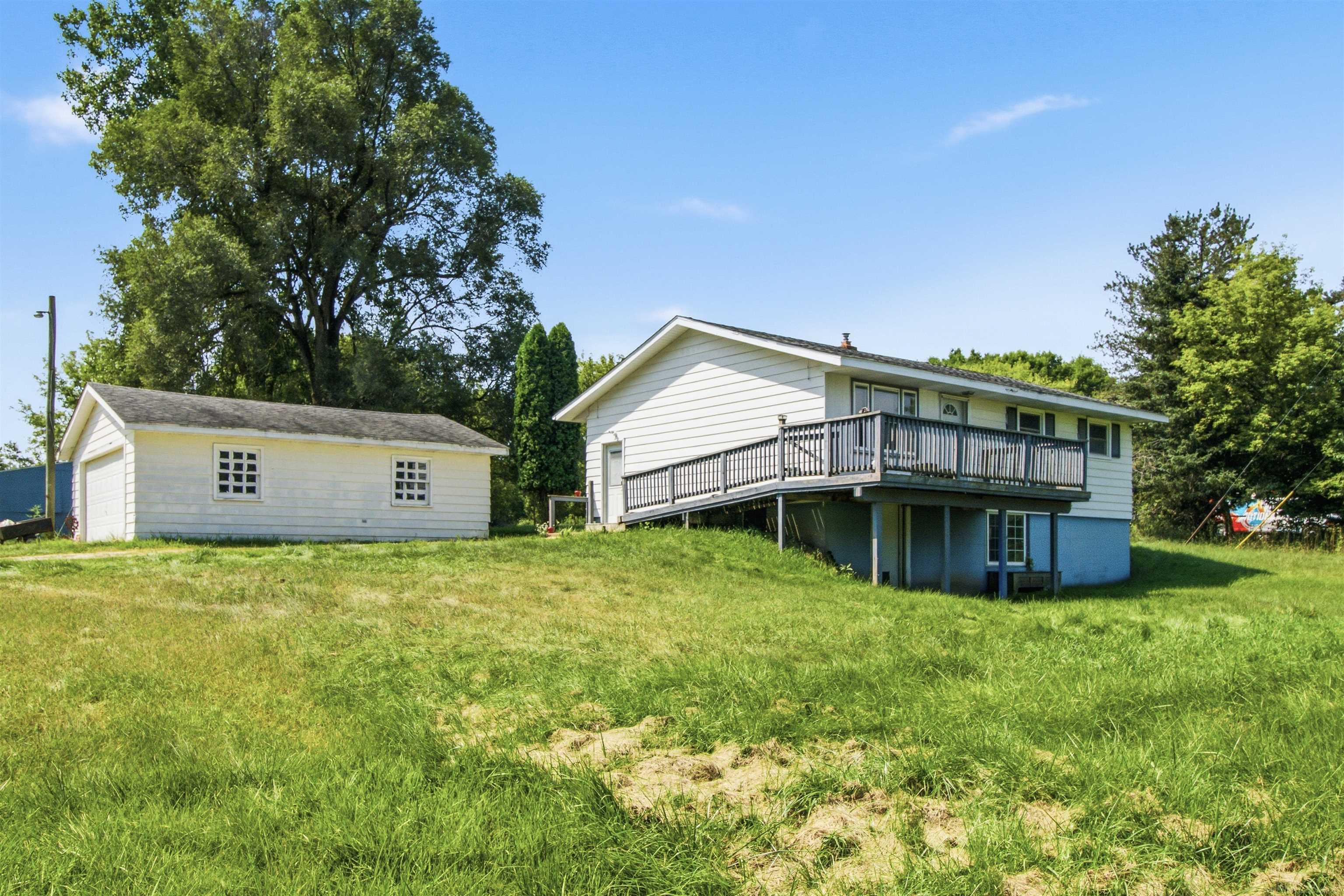 10300 Farrand Road Property Photo 1
