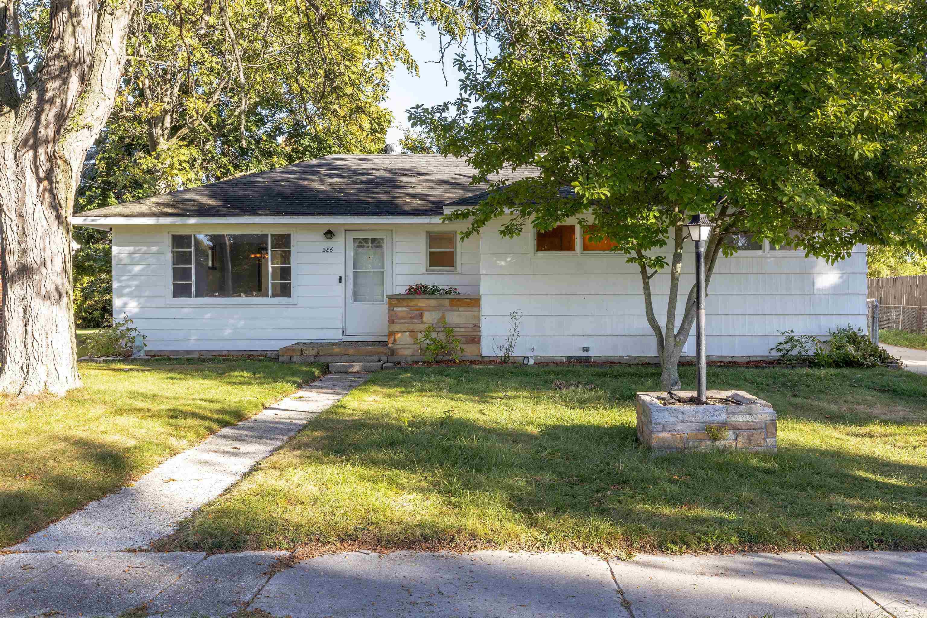 386 E Perkins Property Photo 1
