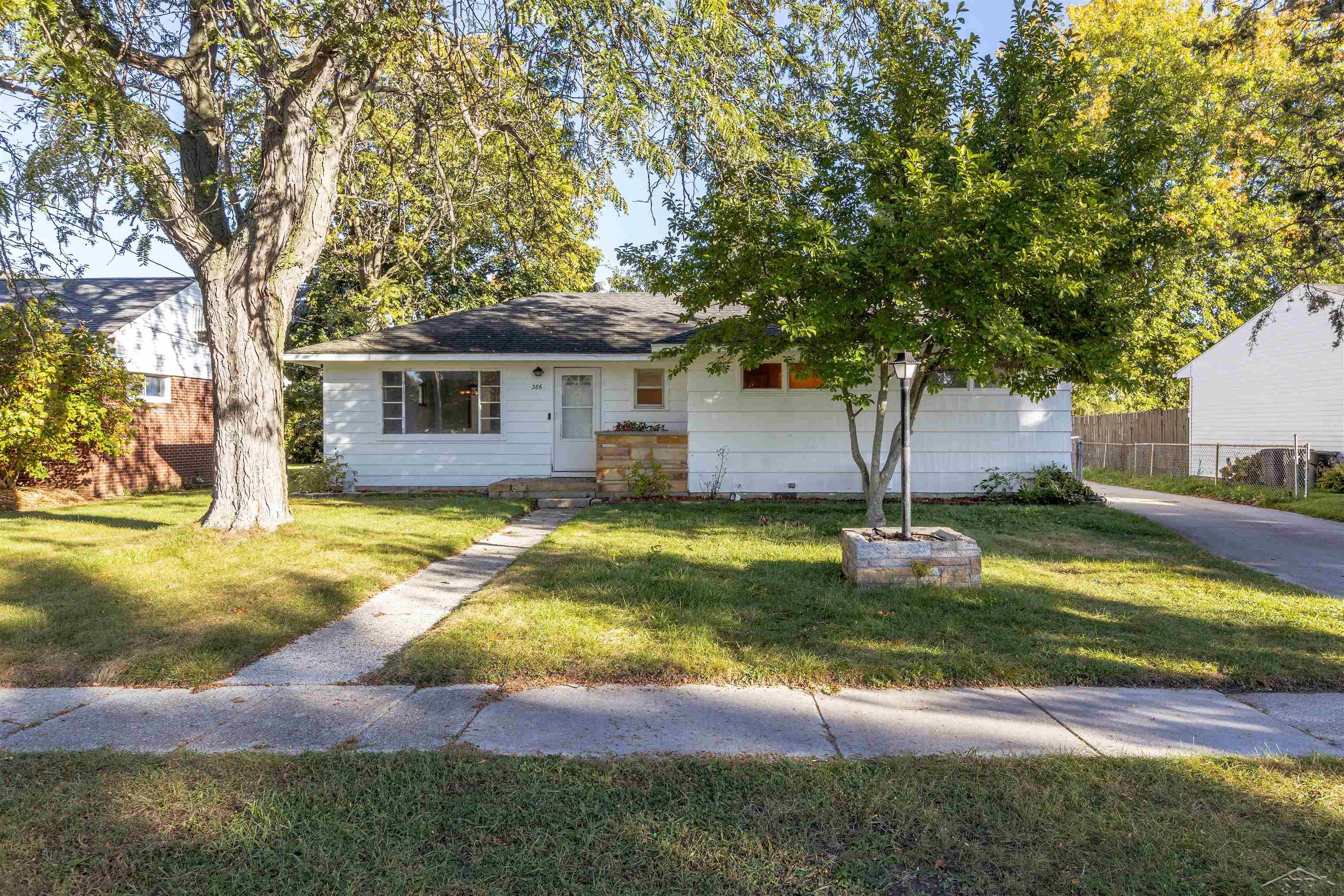 386 E Perkins Property Photo 2