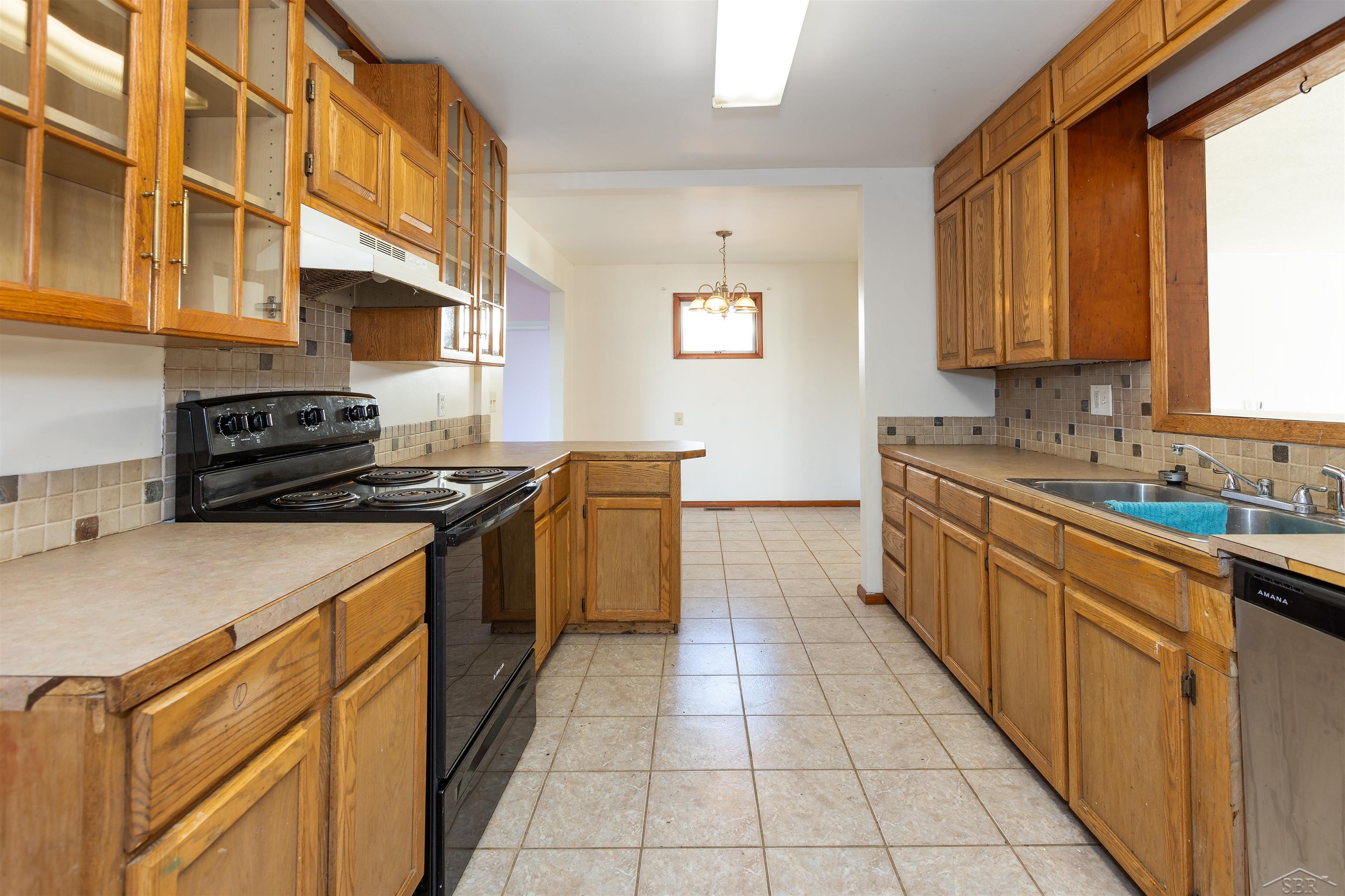 386 E Perkins Property Photo 9