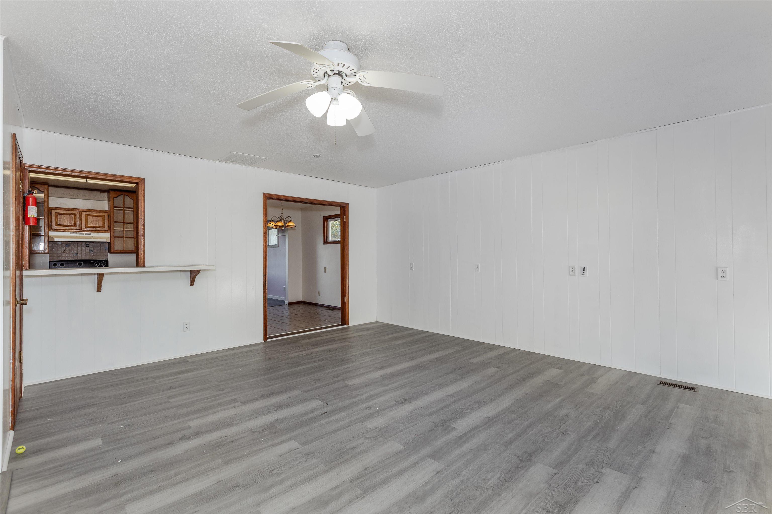 386 E Perkins Property Photo 11