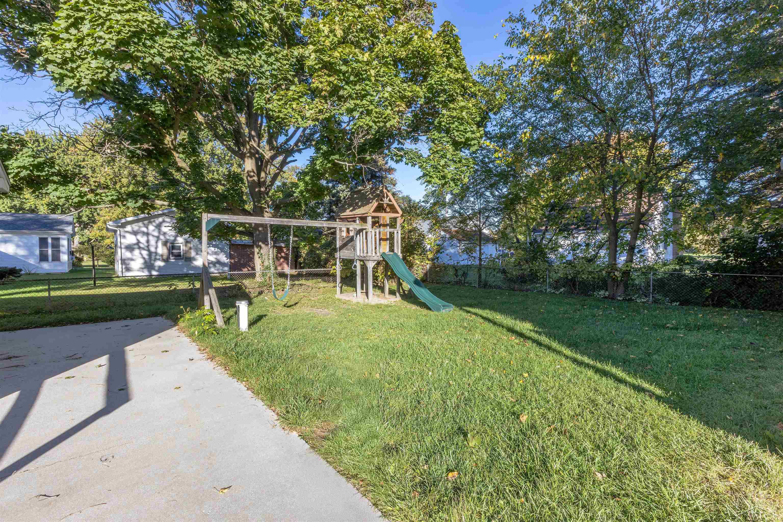 386 E Perkins Property Photo 25