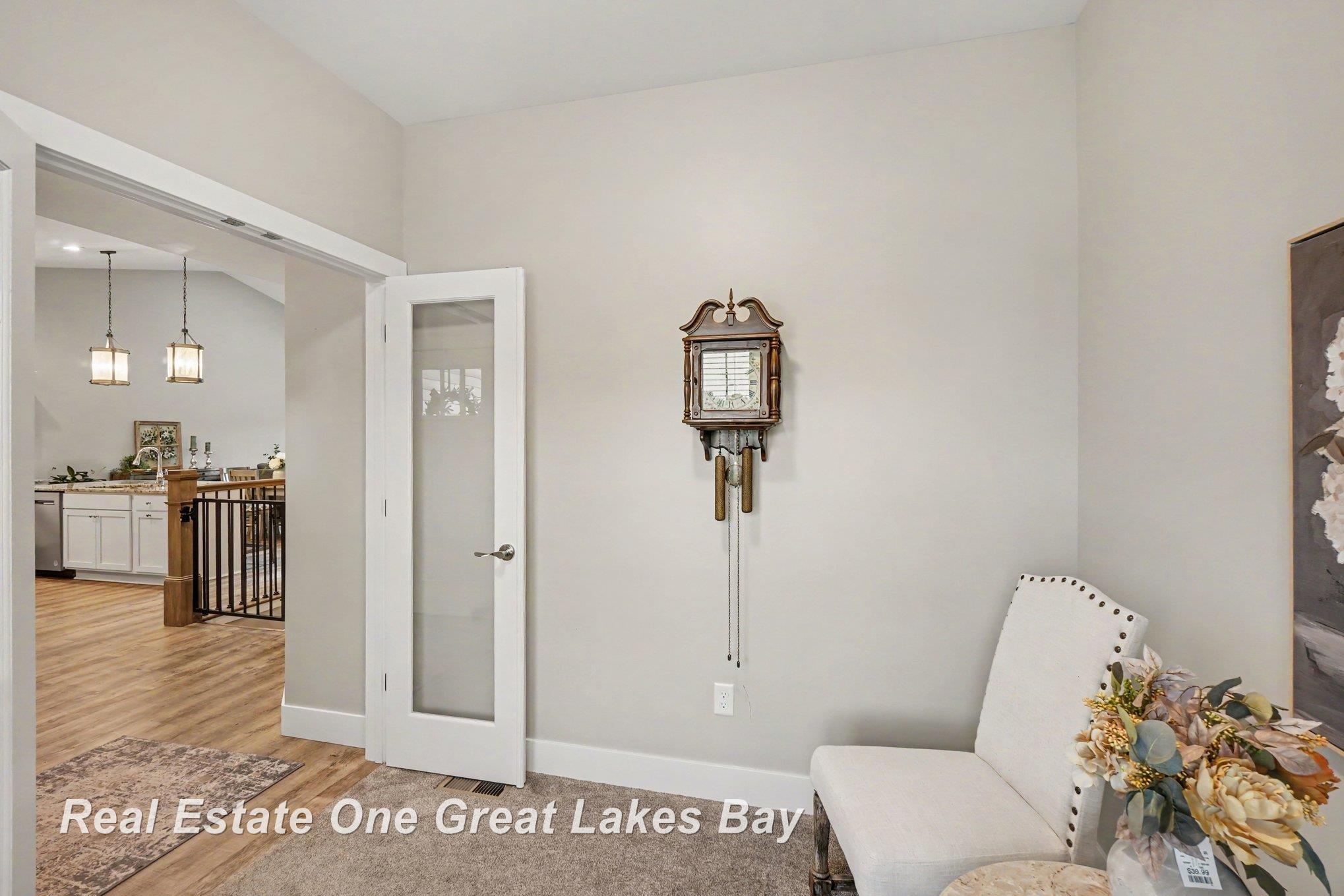 4111 Woodburn Court Property Photo 4