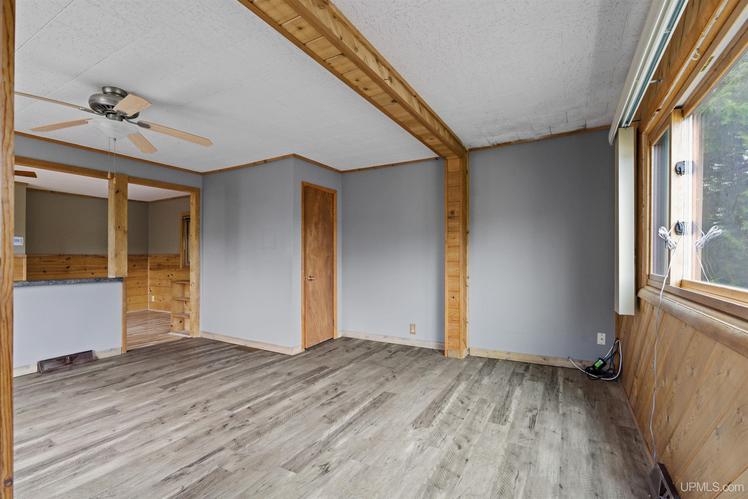 801 W Calverley Avenue Property Photo 6