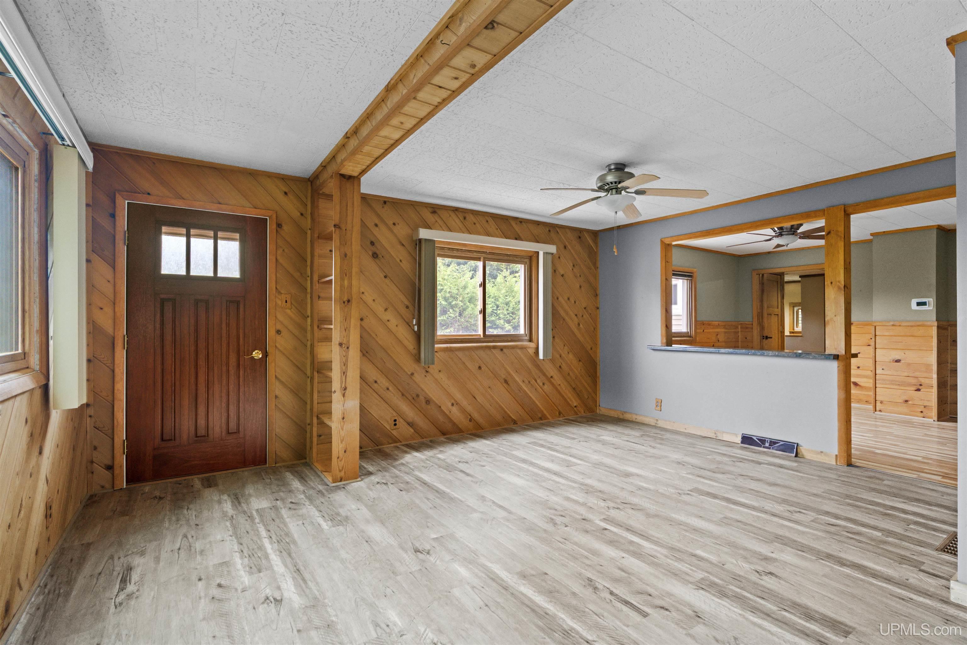 801 W Calverley Avenue Property Photo 7