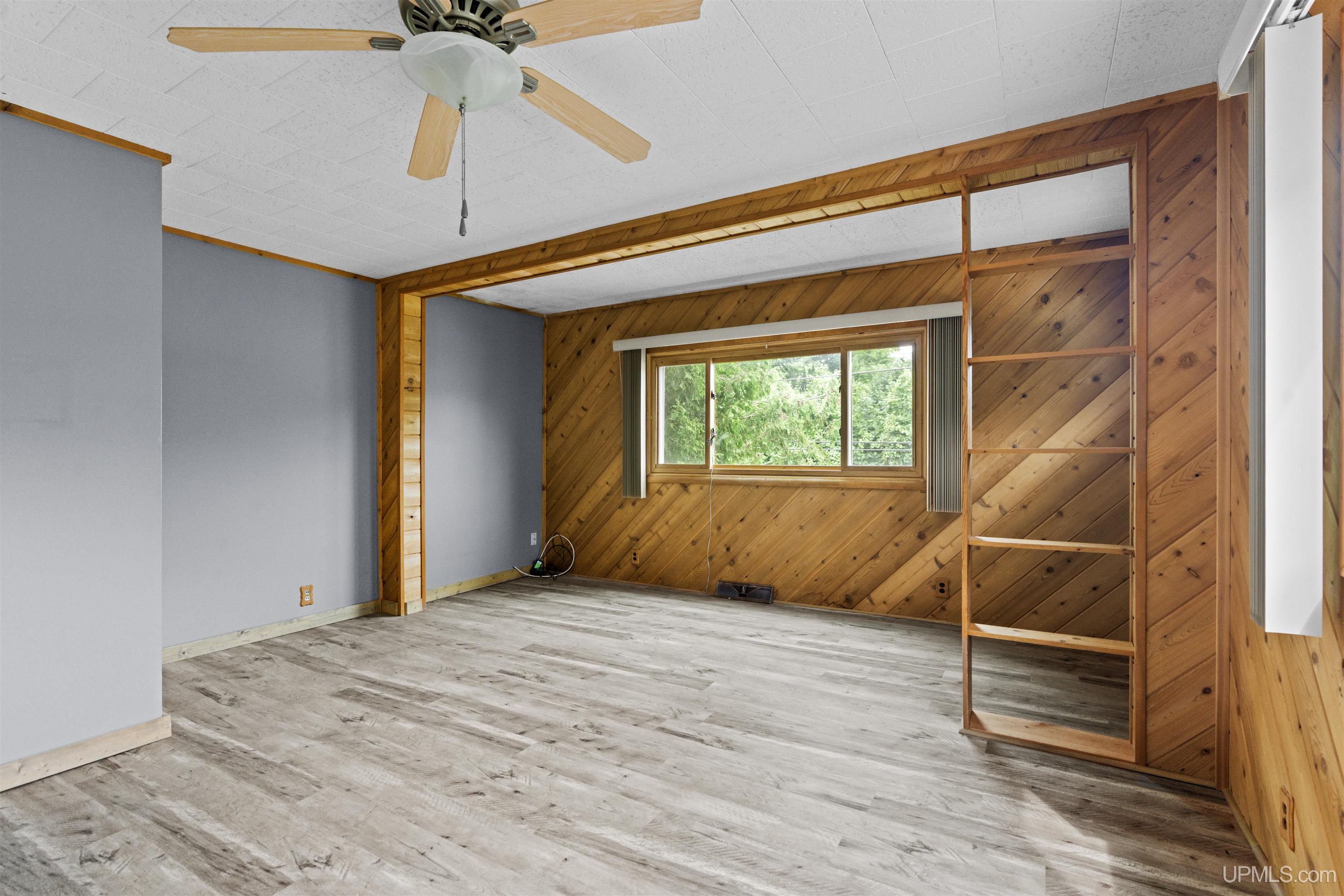 801 W Calverley Avenue Property Photo 8