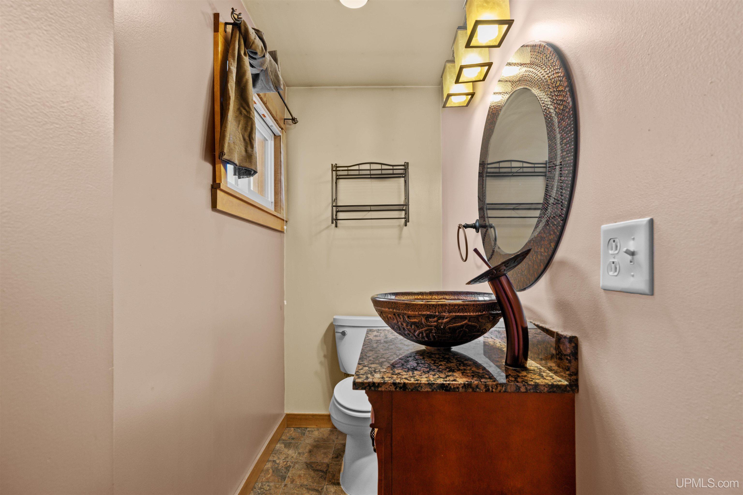 801 W Calverley Avenue Property Photo 10