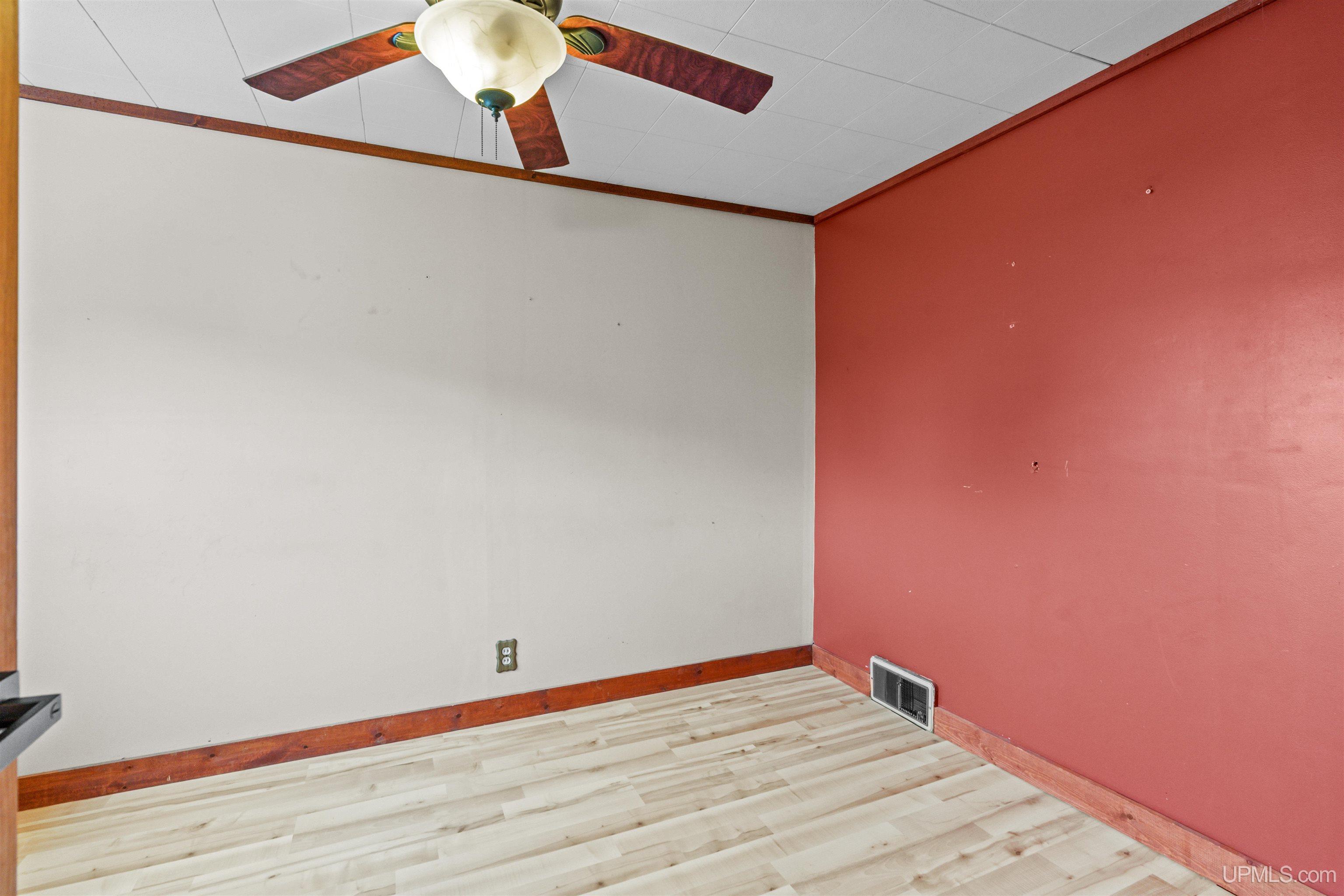 801 W Calverley Avenue Property Photo 13