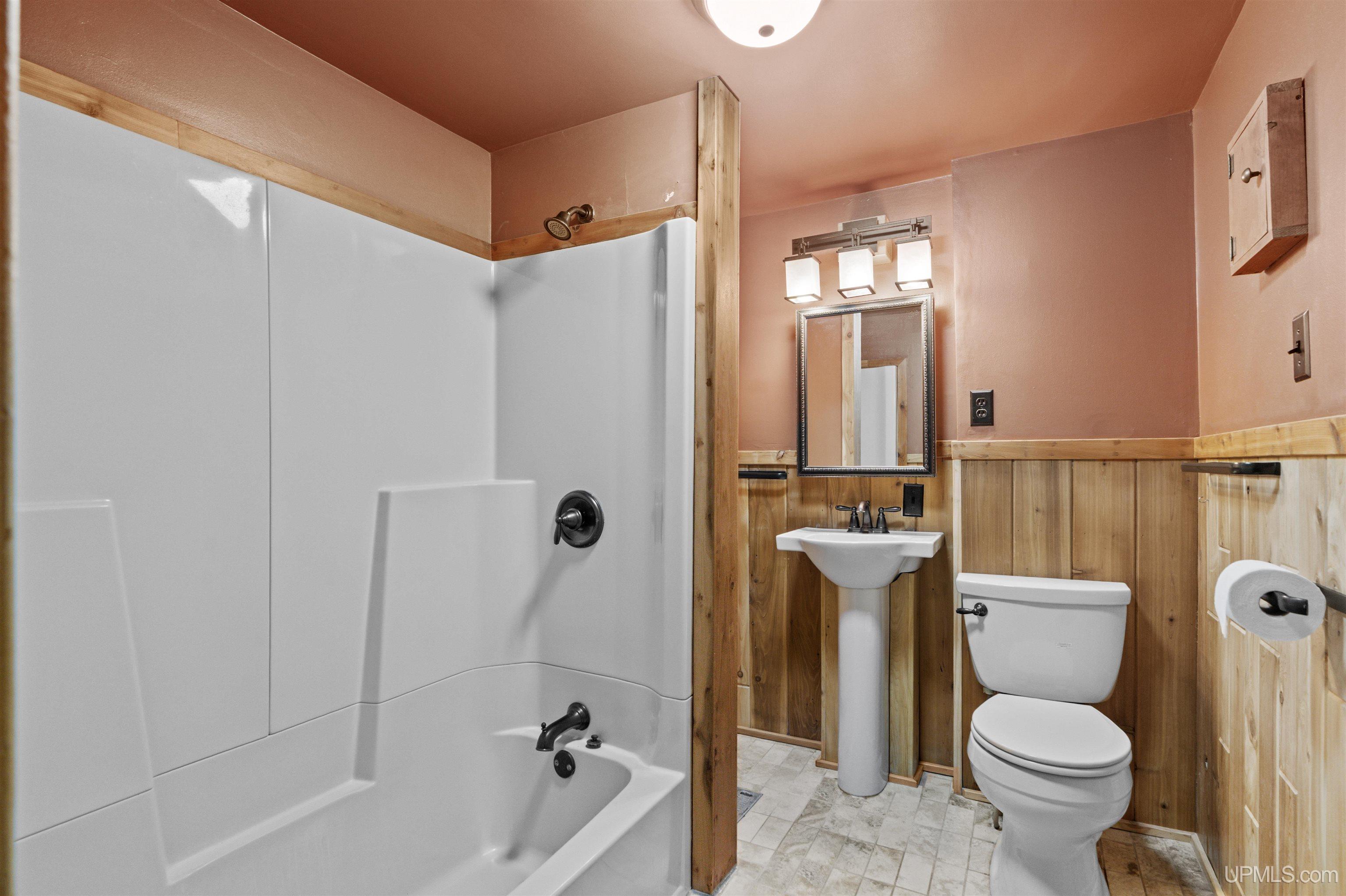 801 W Calverley Avenue Property Photo 14