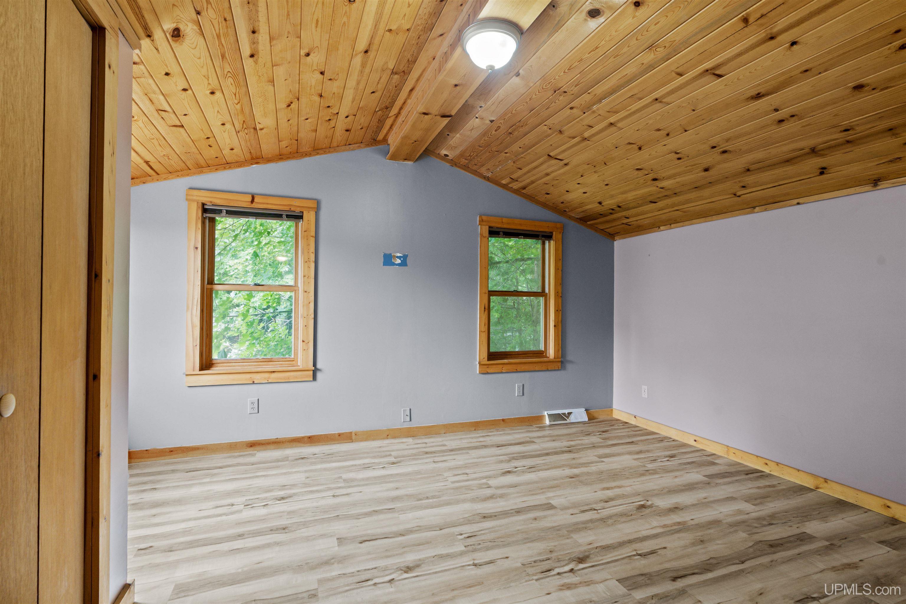 801 W Calverley Avenue Property Photo 16