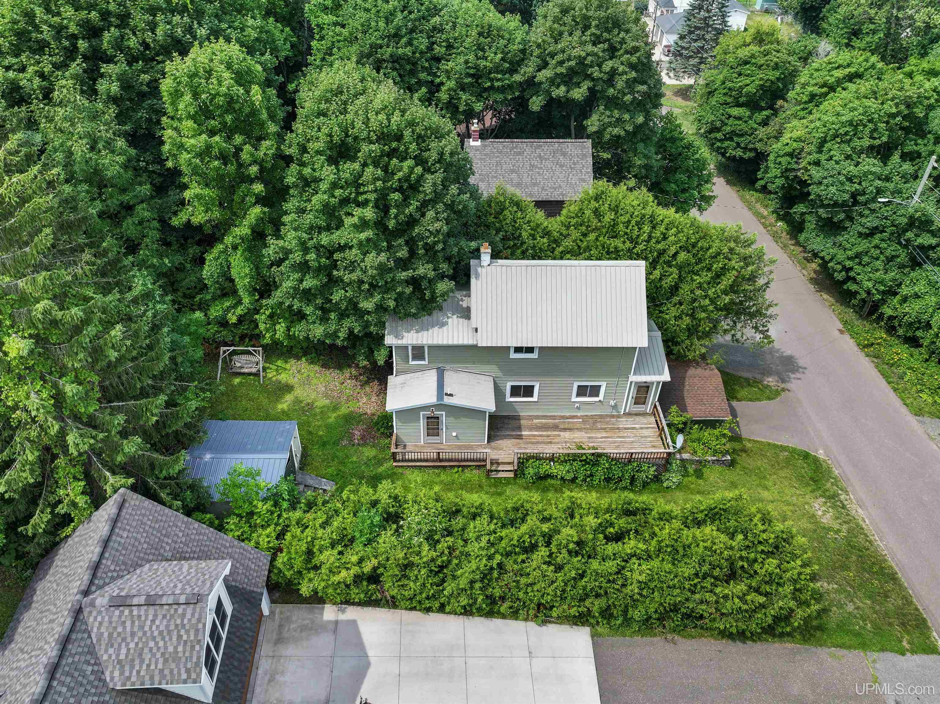 801 W Calverley Avenue Property Photo 34