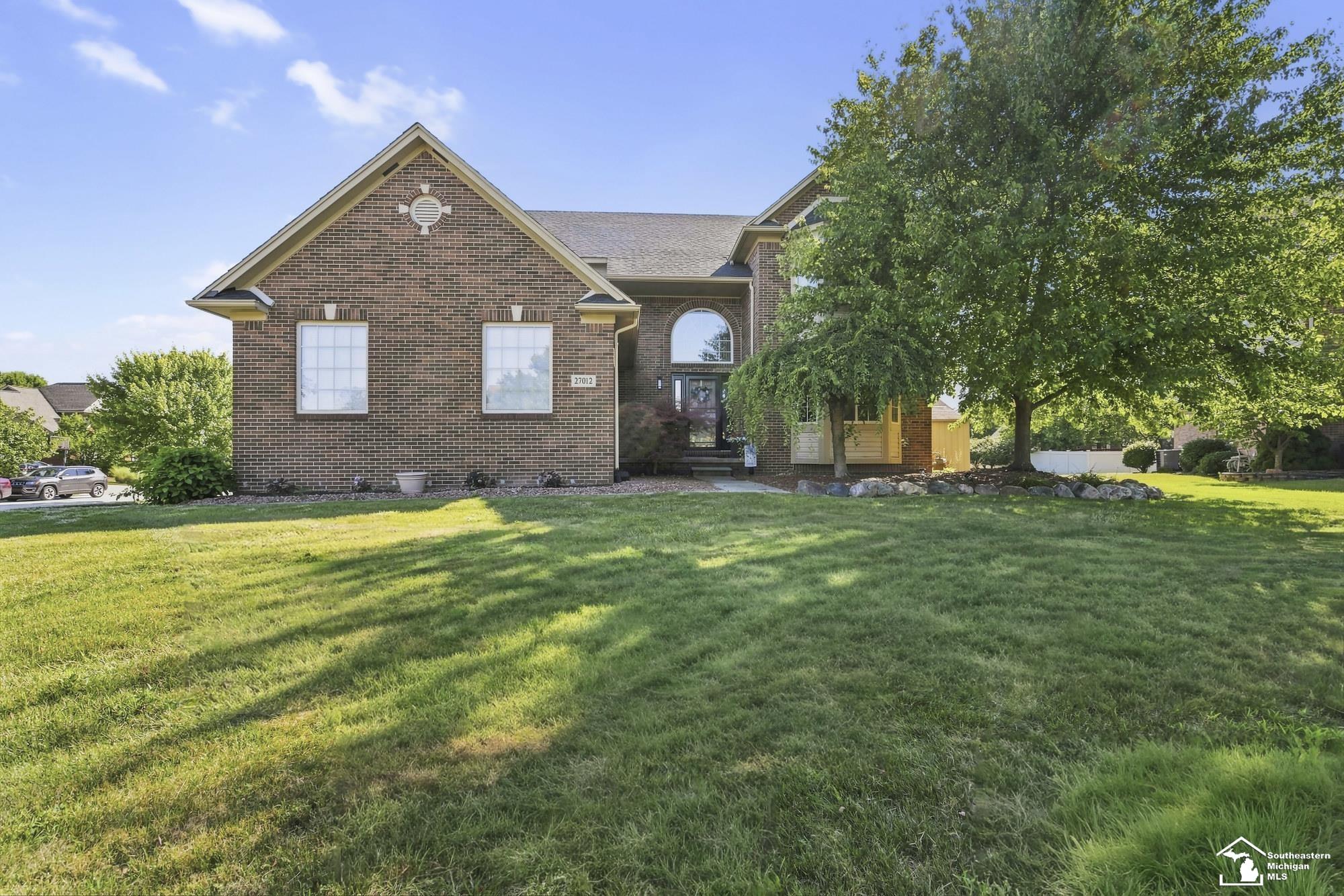 27012 Mary Court Property Photo 2