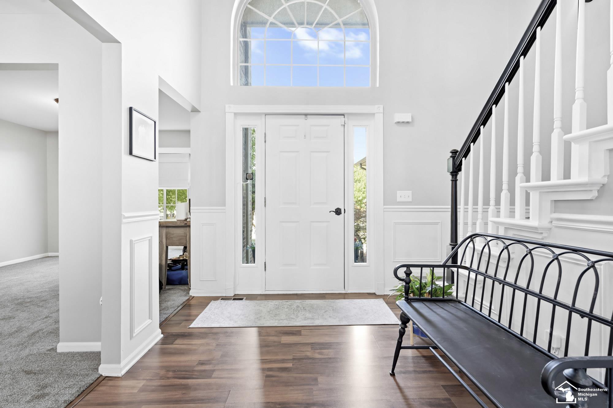 27012 Mary Court Property Photo 4