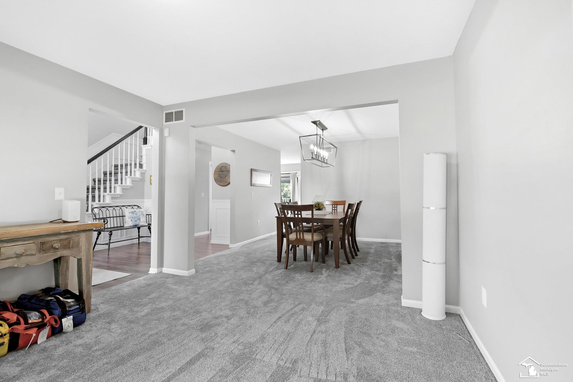 27012 Mary Court Property Photo 9