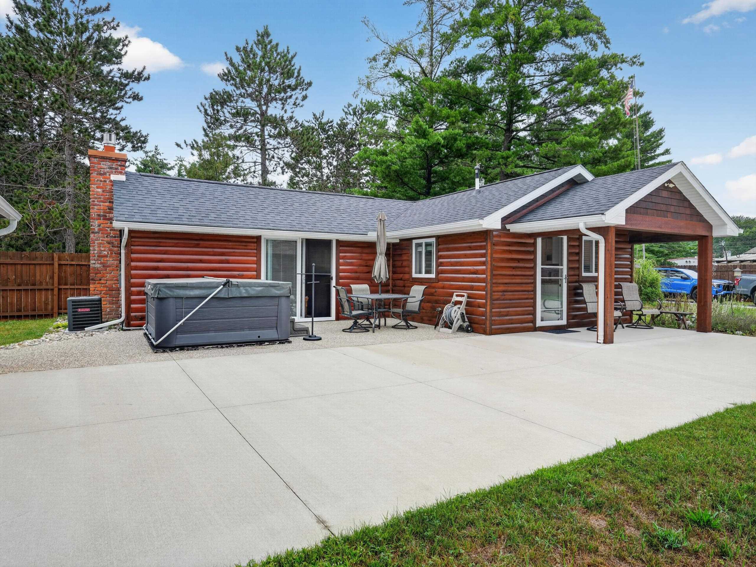 9912 Avondale Court Property Photo 1