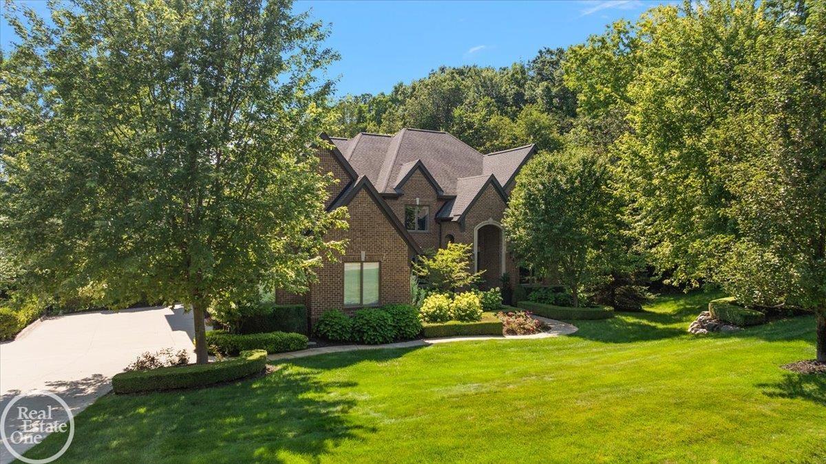 2761 Plum Creek Drive Property Photo 3