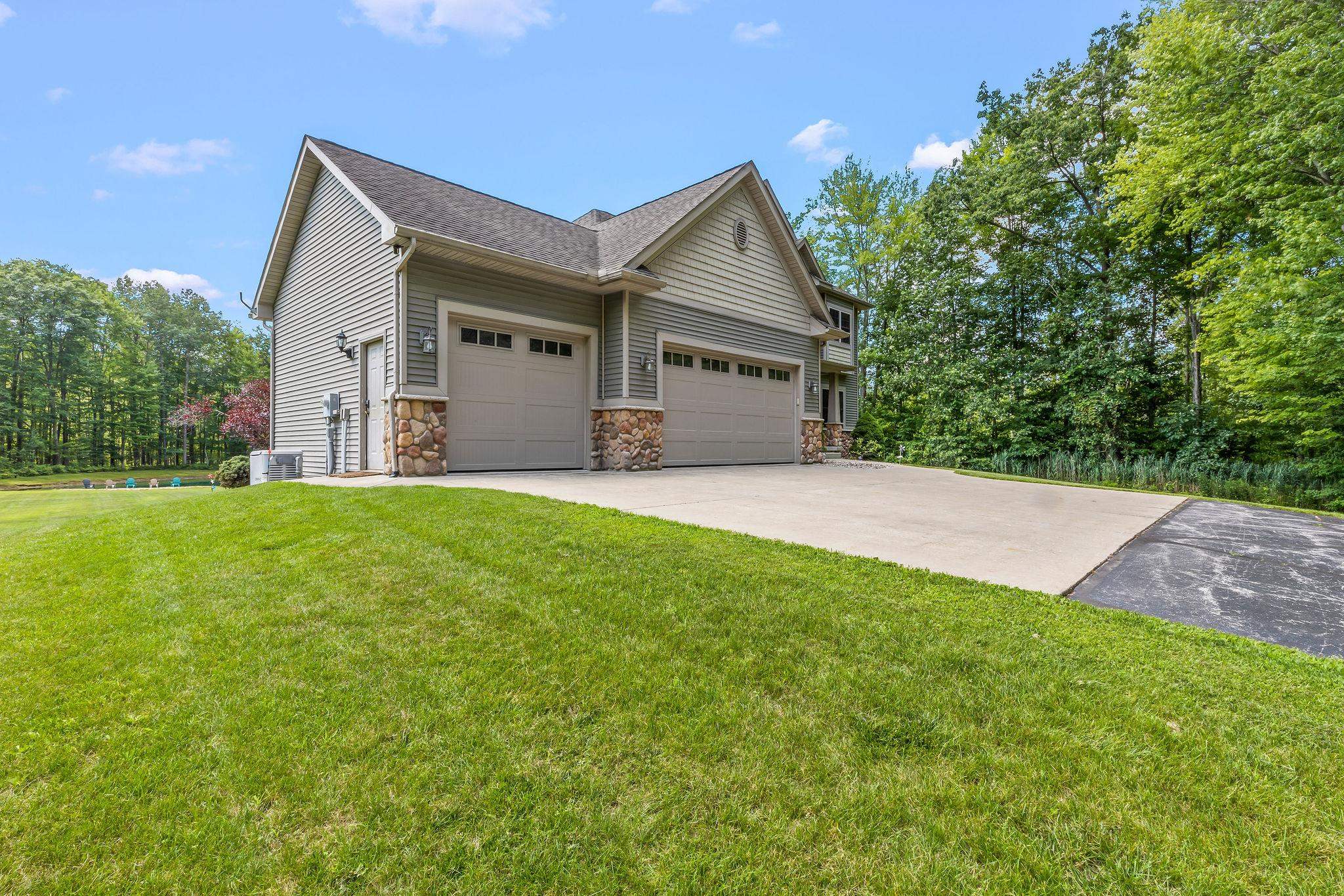 1566 E Shearer Road Property Photo 3
