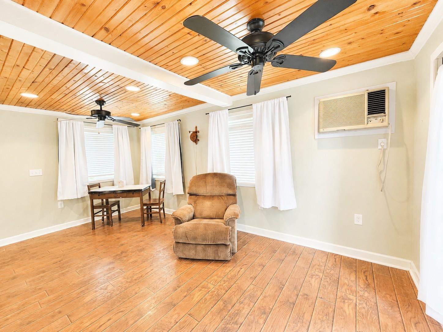 1425 Russell Drive Property Photo 8