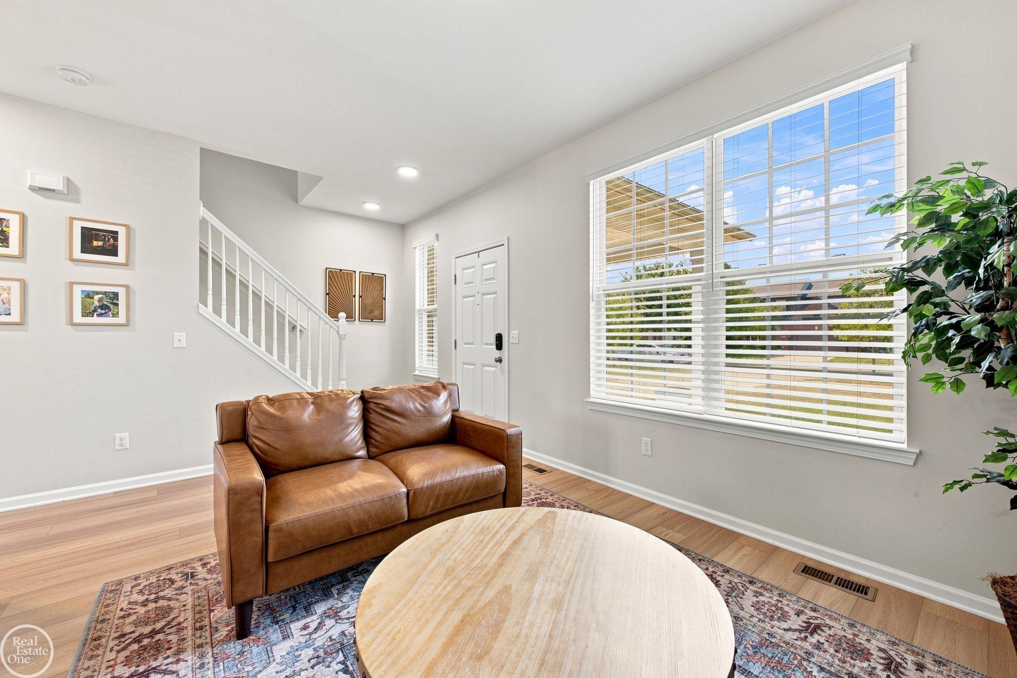 49720 E Central Park Property Photo 5