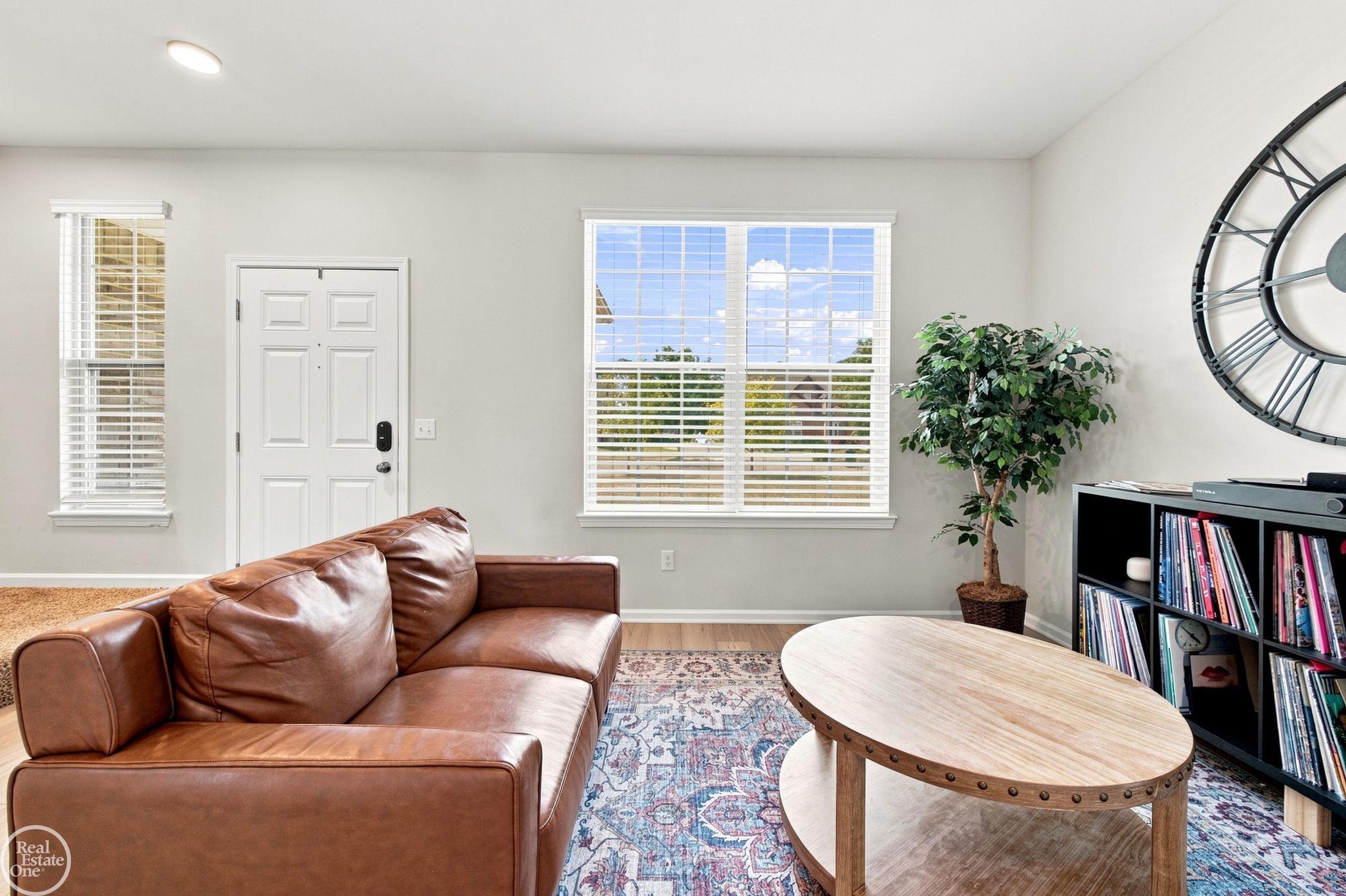 49720 E Central Park Property Photo 6