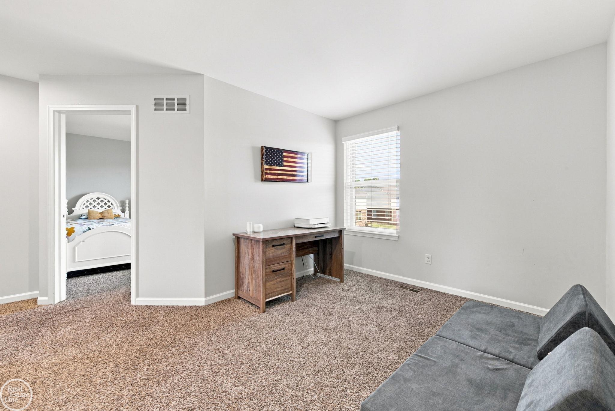 49720 E Central Park Property Photo 15