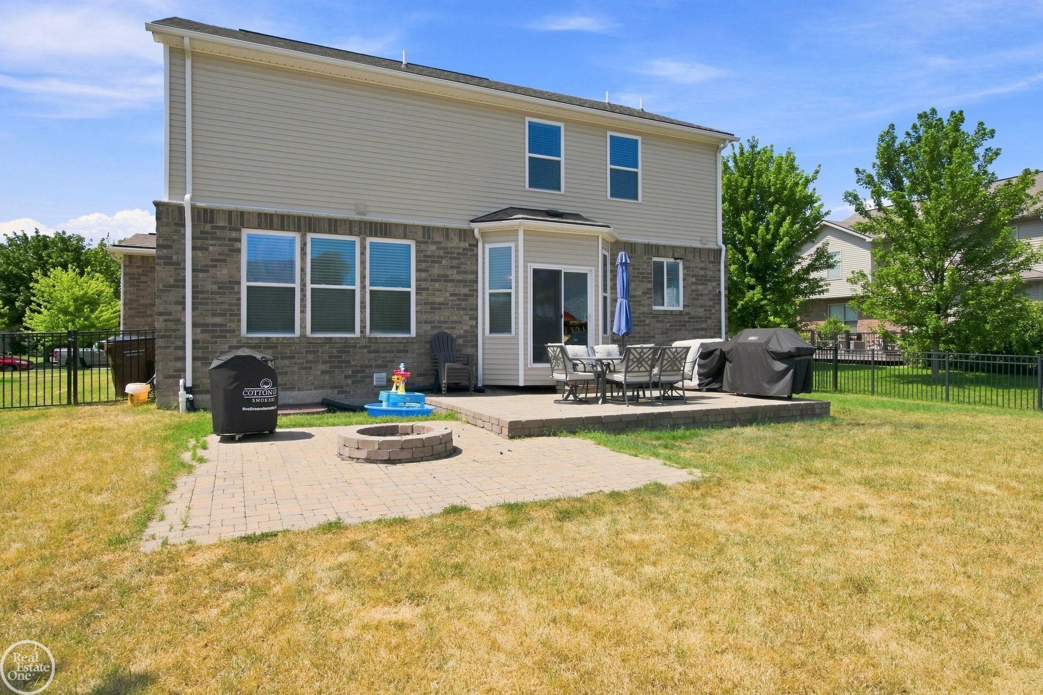 49720 E Central Park Property Photo 28