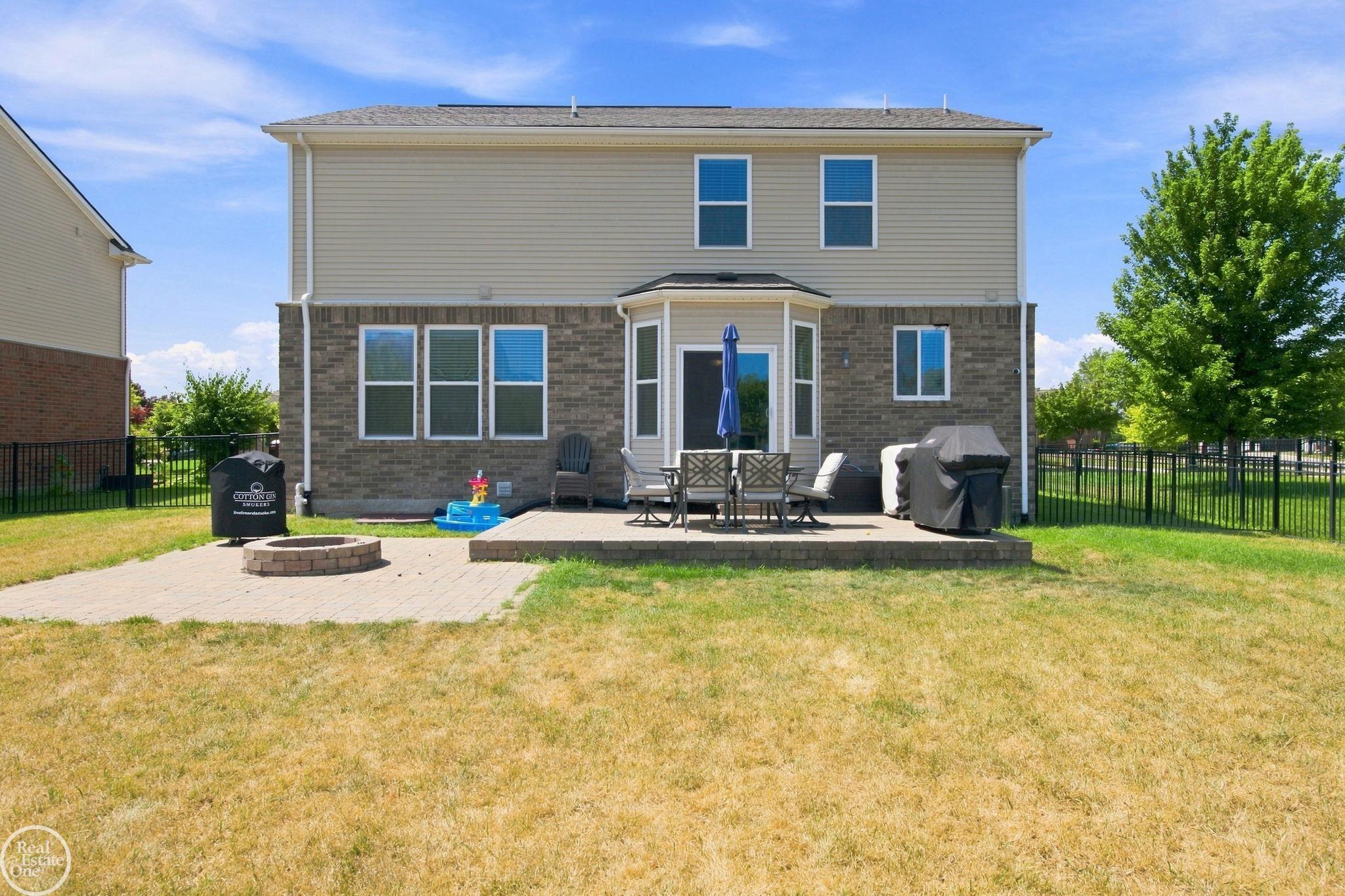49720 E Central Park Property Photo 29