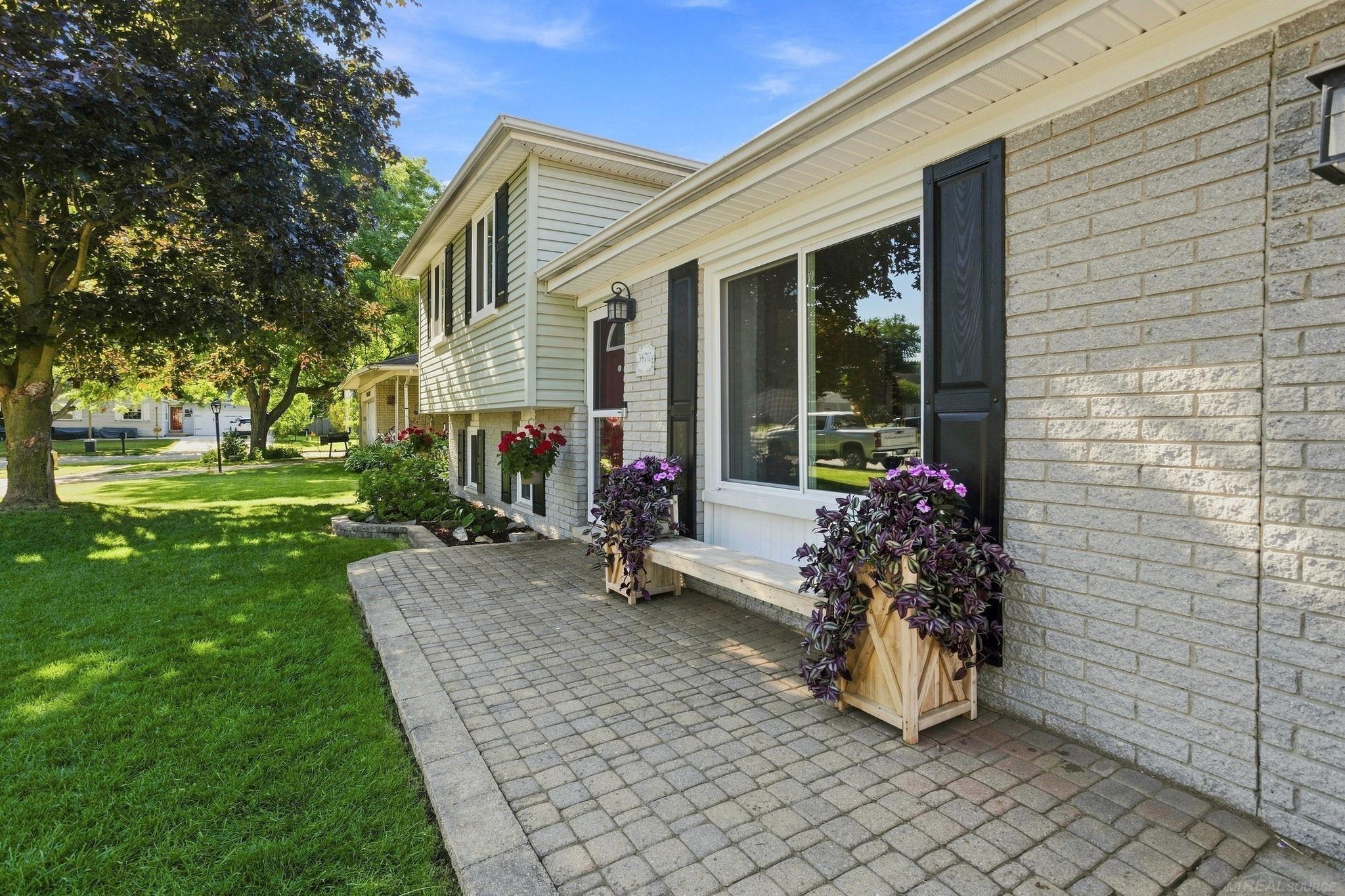 34710 Devonshire Road Property Photo 5