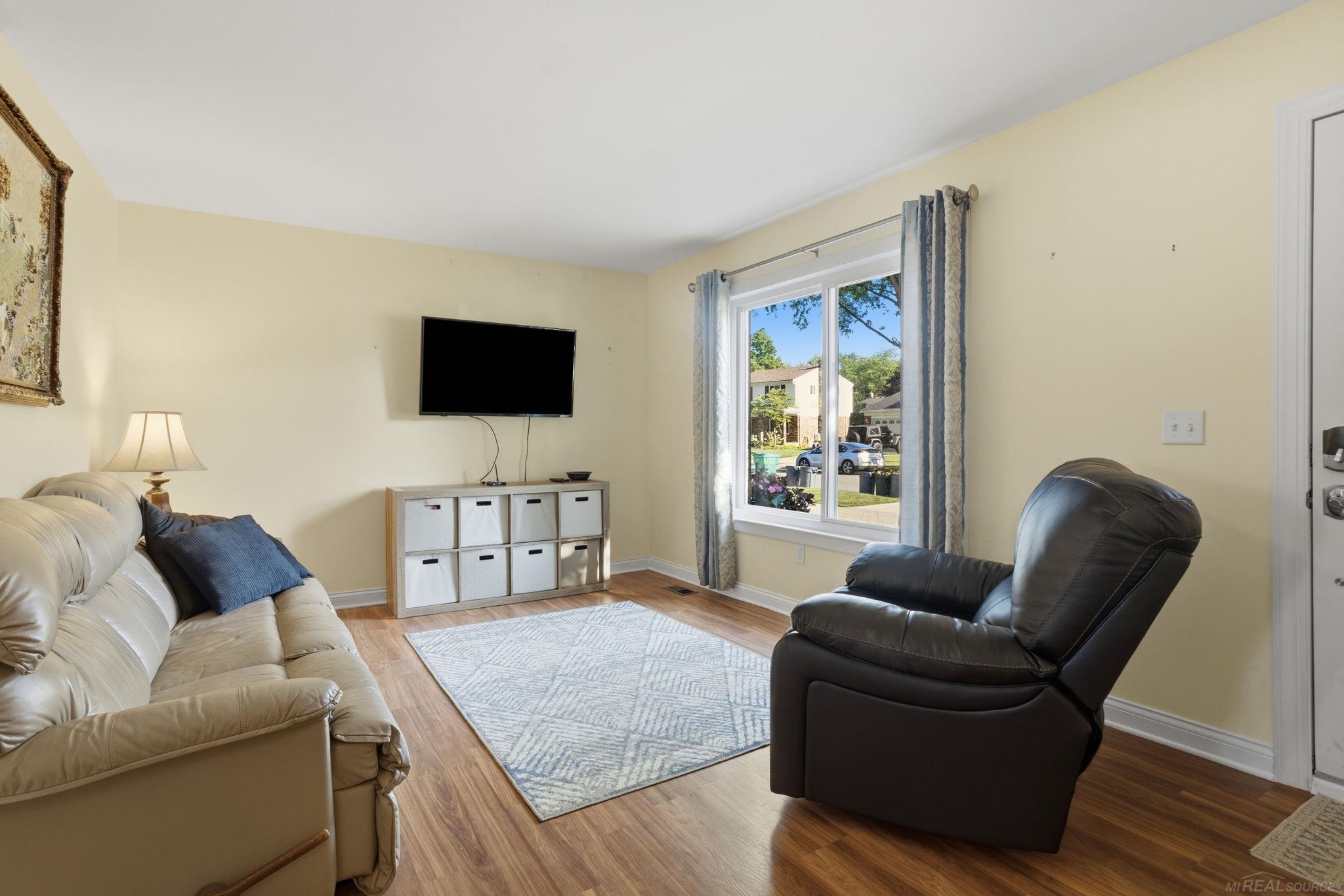 34710 Devonshire Road Property Photo 6