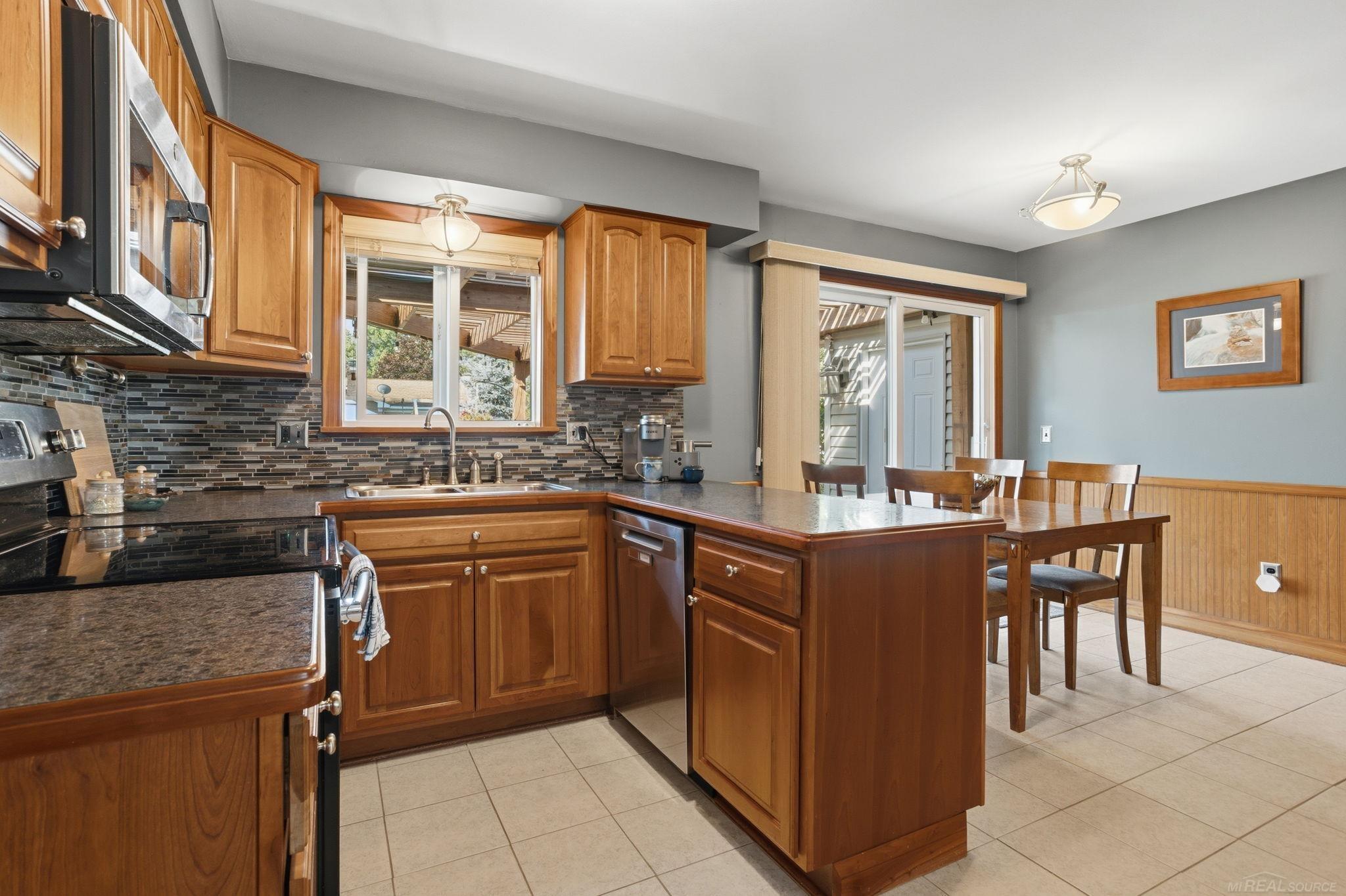 34710 Devonshire Road Property Photo 8