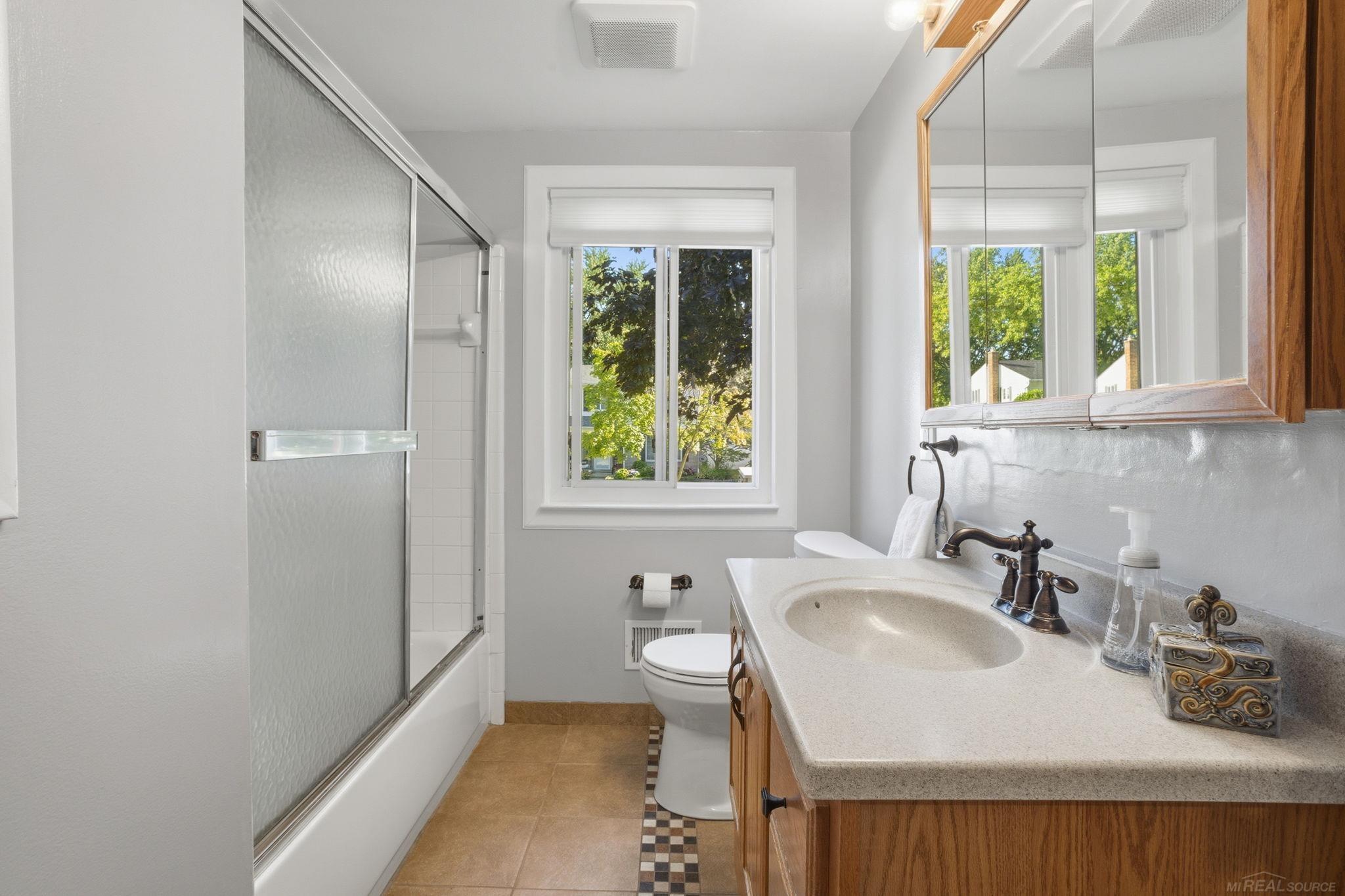 34710 Devonshire Road Property Photo 13