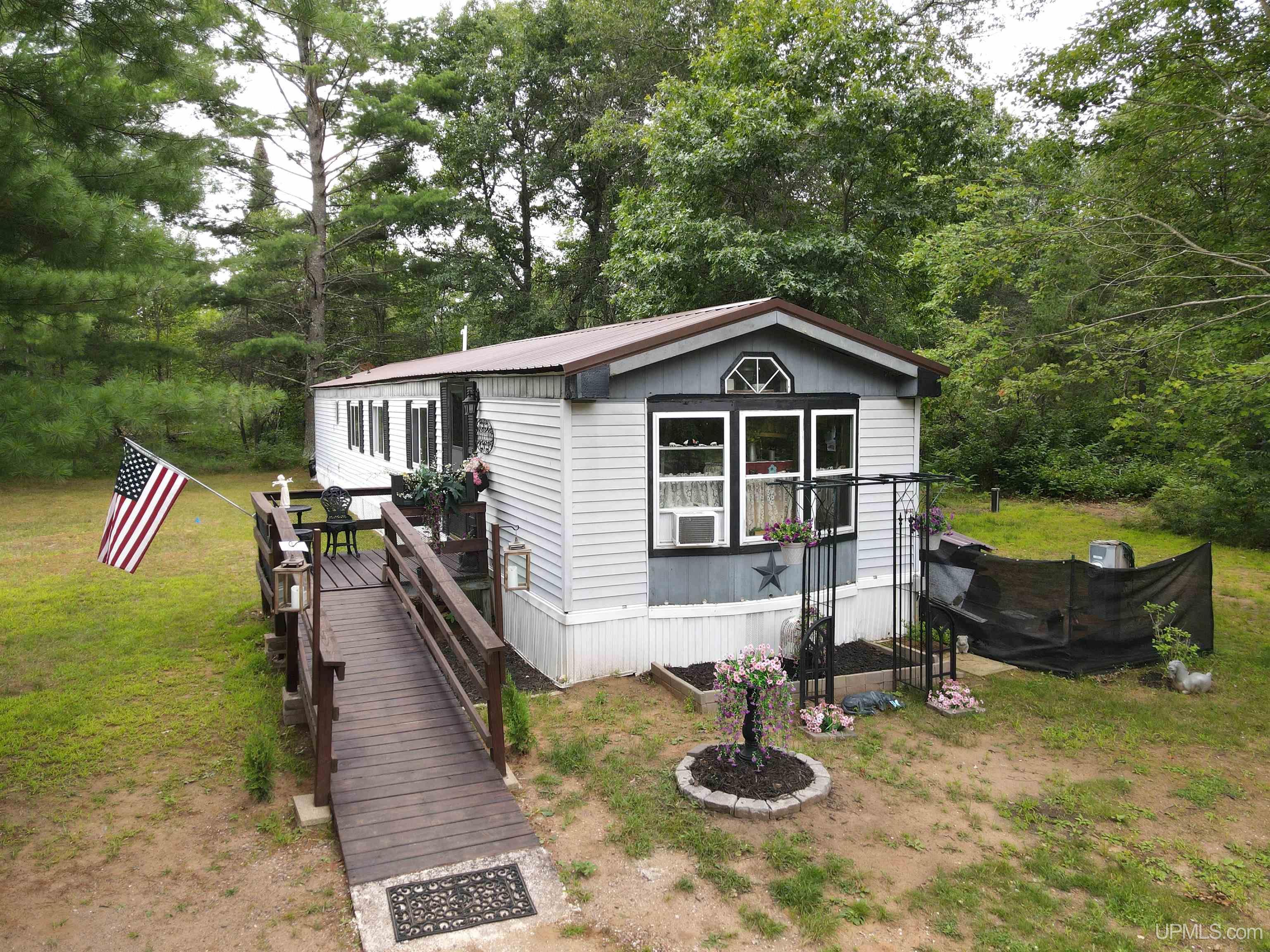 W8175 County Road L Road Property Photo 1