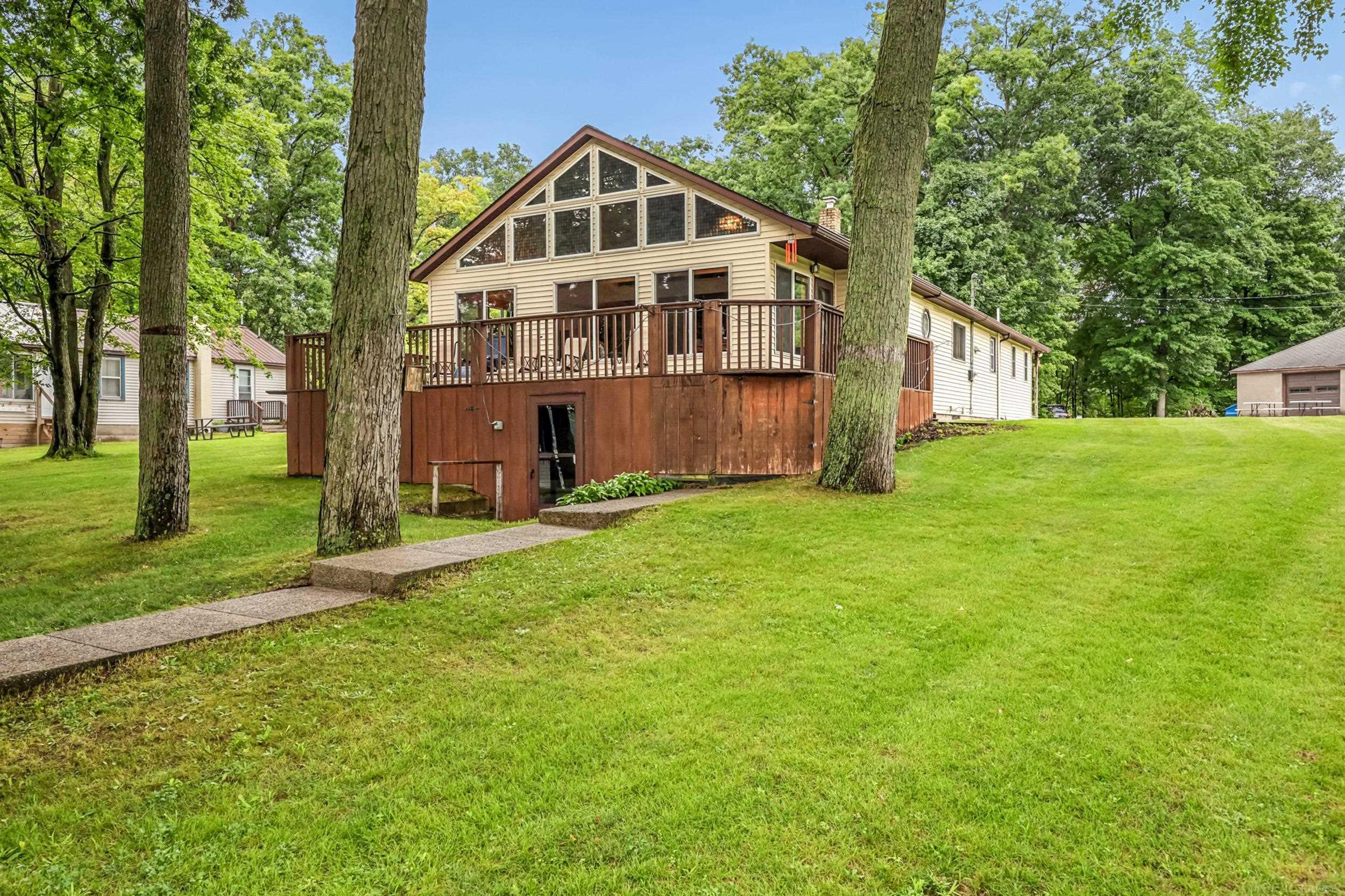1932 W Parklane Lane Property Photo 1