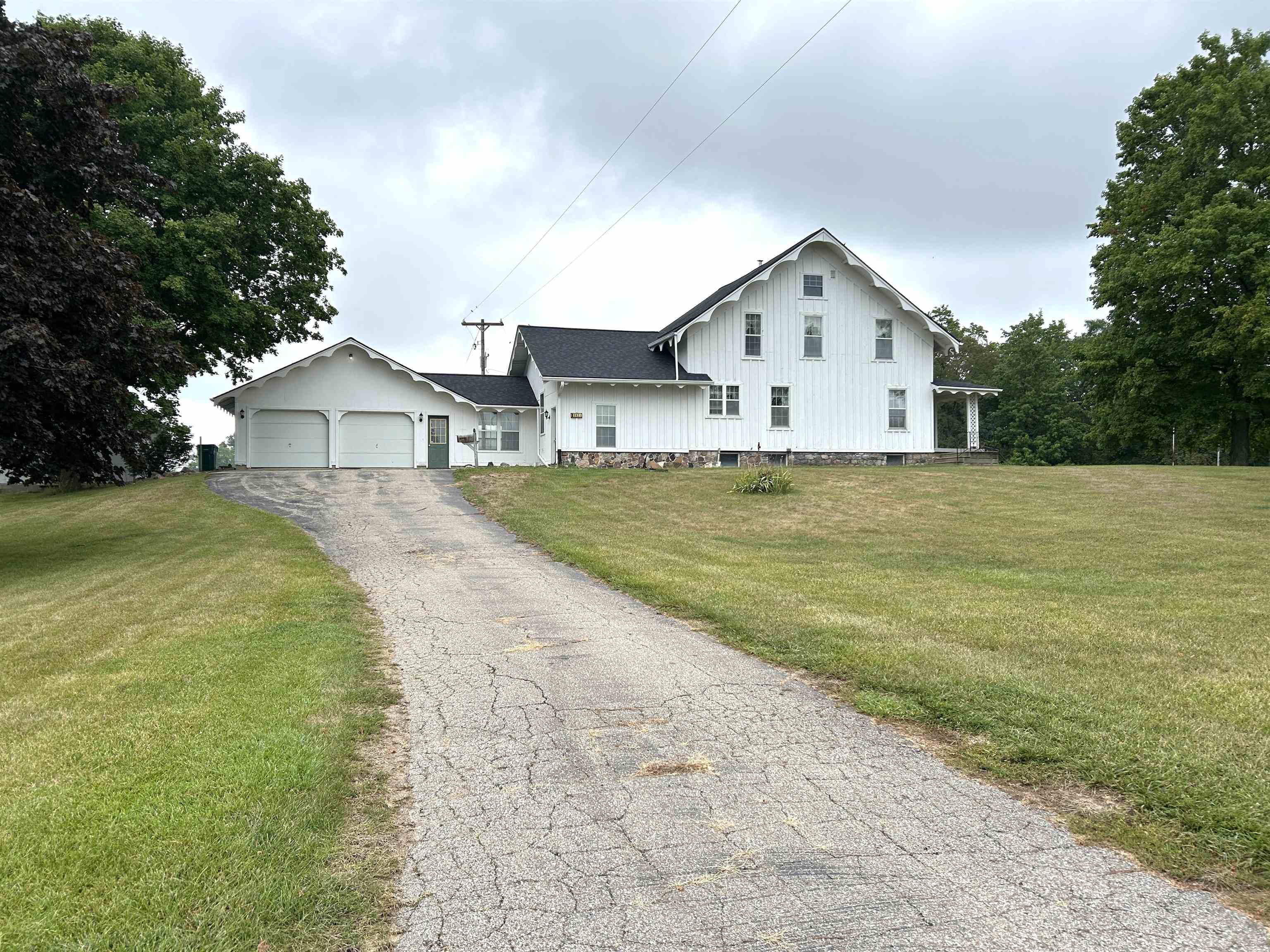 5821 Cole Road Property Photo 1