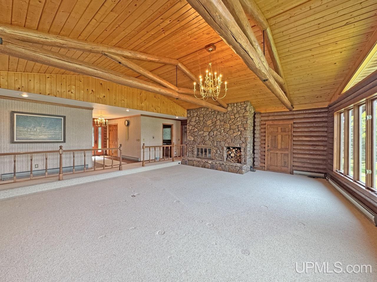 189 E Park Drive Property Photo 5