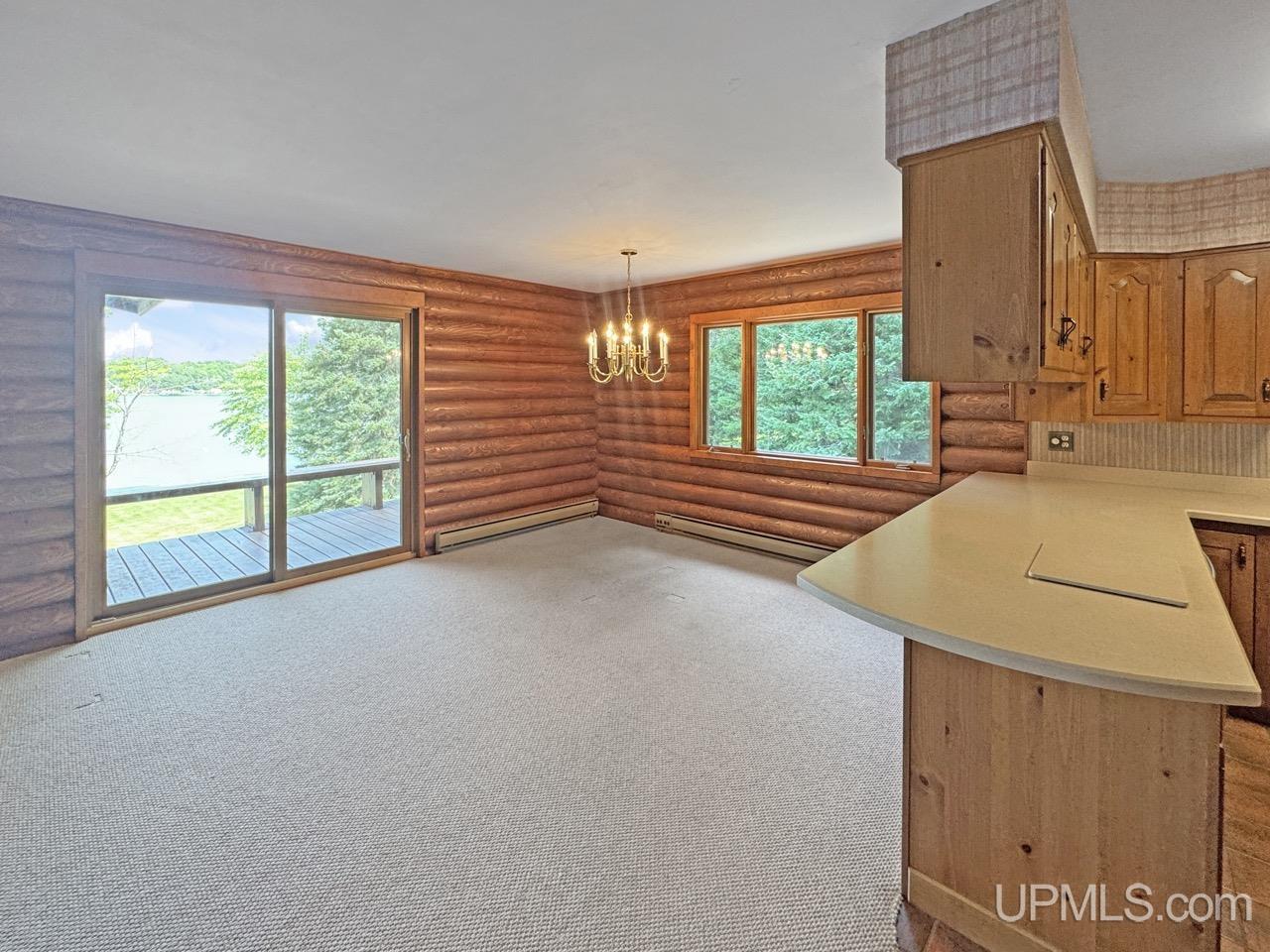 189 E Park Drive Property Photo 8