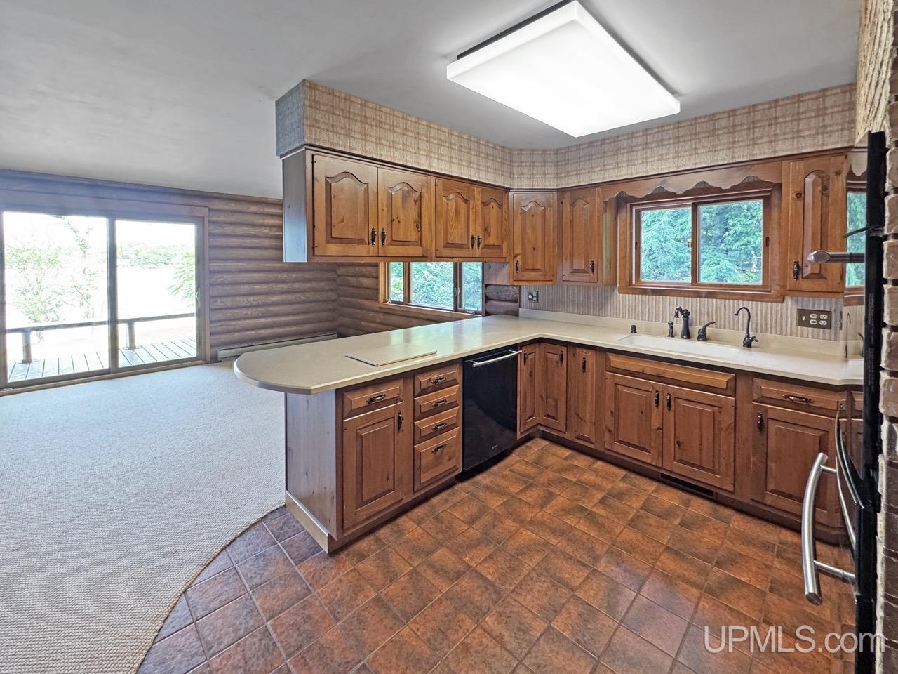 189 E Park Drive Property Photo 9