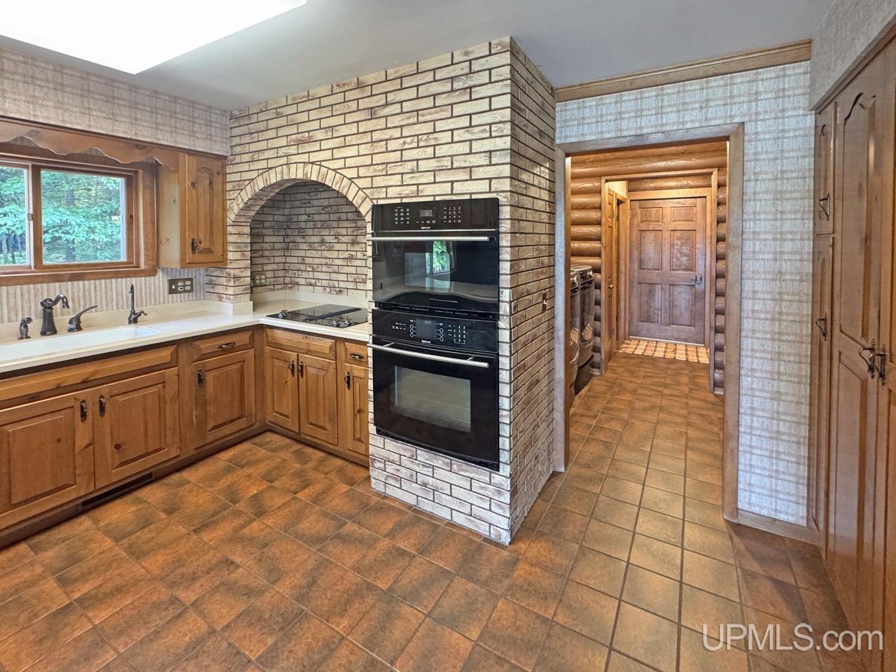 189 E Park Drive Property Photo 11