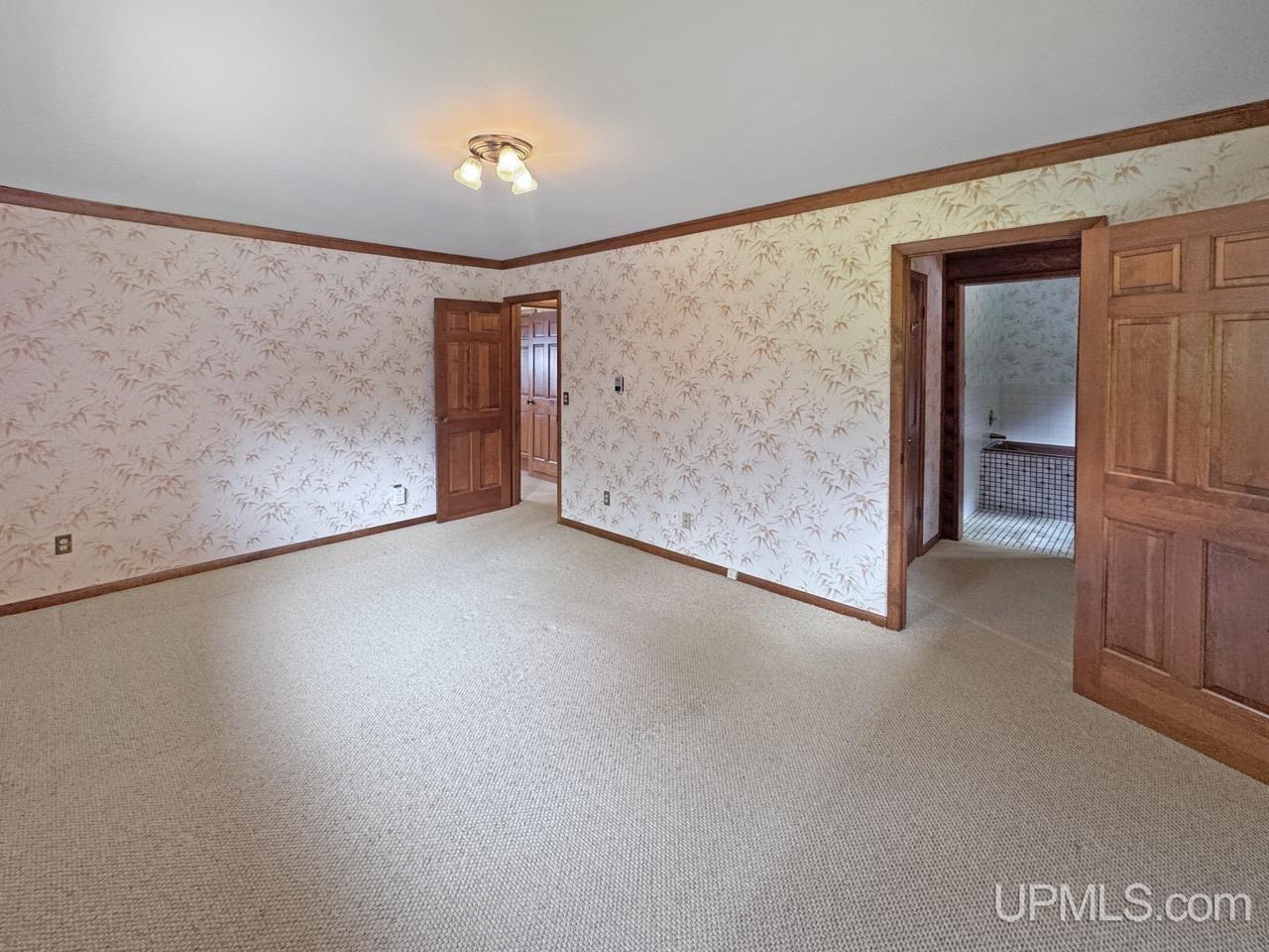 189 E Park Drive Property Photo 13