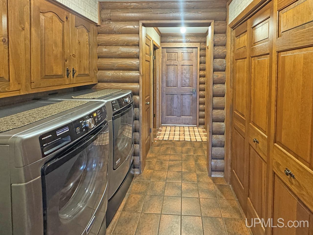 189 E Park Drive Property Photo 24