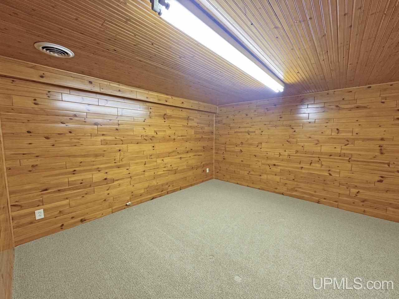 189 E Park Drive Property Photo 28