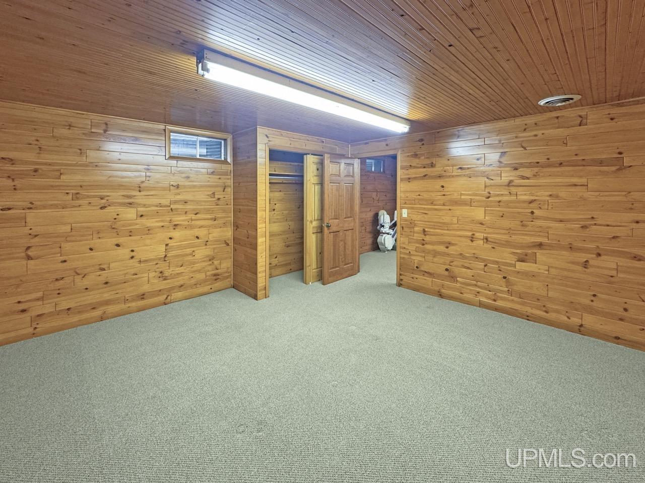 189 E Park Drive Property Photo 29