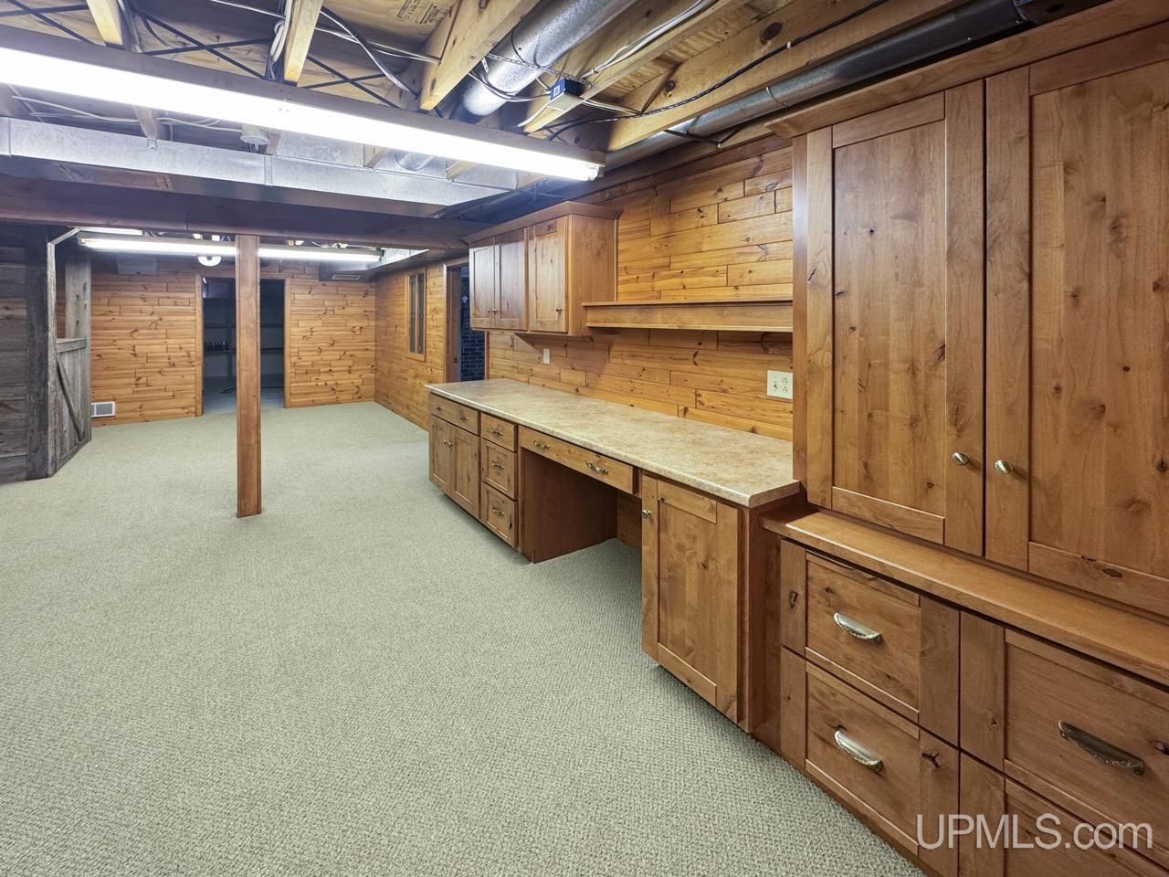 189 E Park Drive Property Photo 31