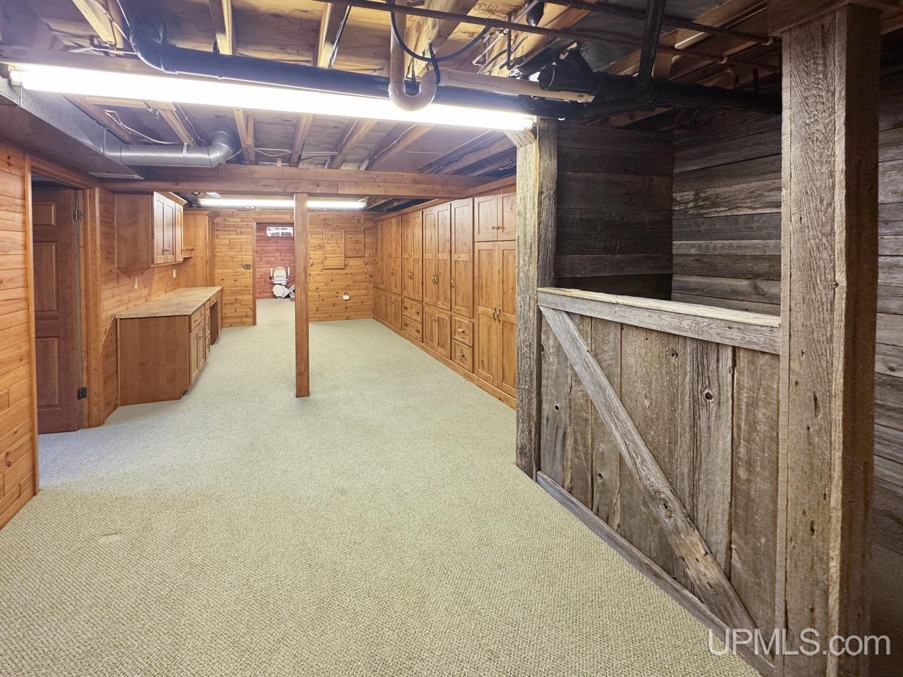 189 E Park Drive Property Photo 32