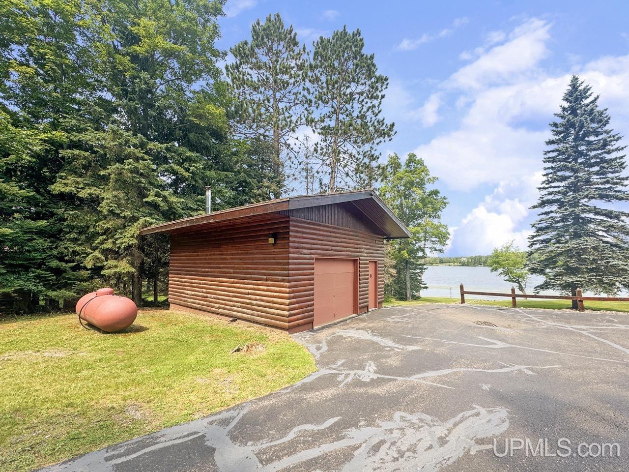 189 E Park Drive Property Photo 45