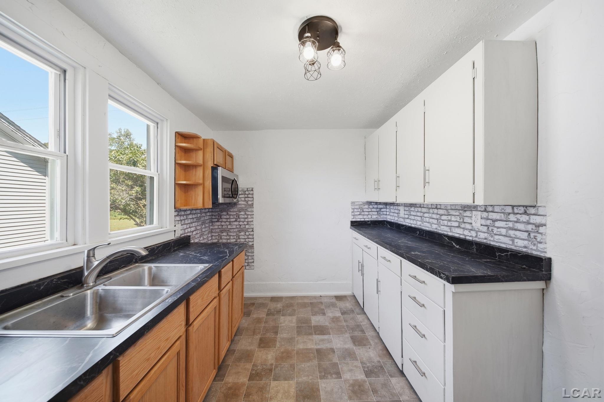 233 W Congress Street Property Photo 5