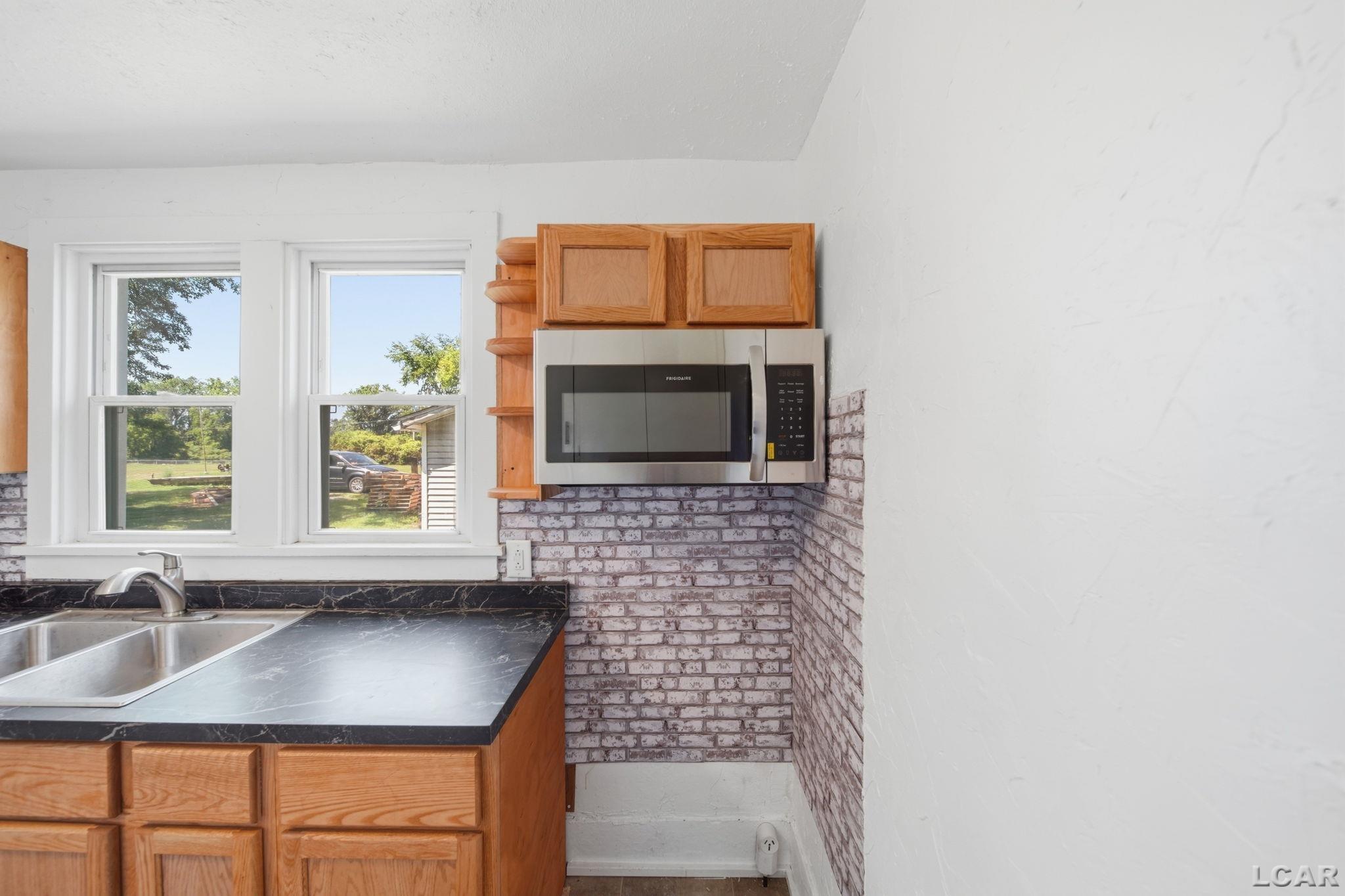 233 W Congress Street Property Photo 6