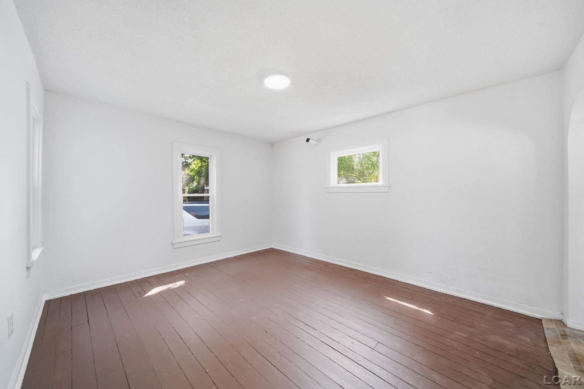 233 W Congress Street Property Photo 8
